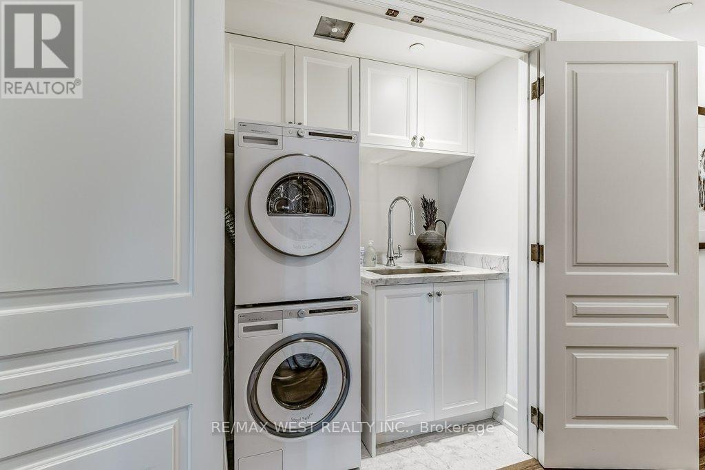 702 - 4 The Kingsway, Toronto (Kingsway South), Ontario  M8X 2T1 - Photo 24 - W12014186