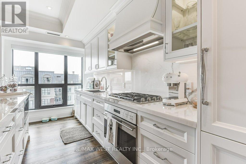 702 - 4 The Kingsway, Toronto (Kingsway South), Ontario  M8X 2T1 - Photo 8 - W12014186