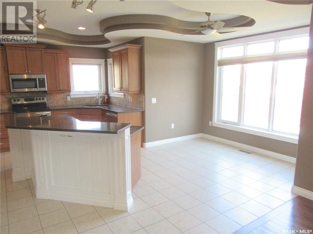 977 Slezak Crescent, Weyburn, Saskatchewan  S4H 0A3 - Photo 11 - SK998657