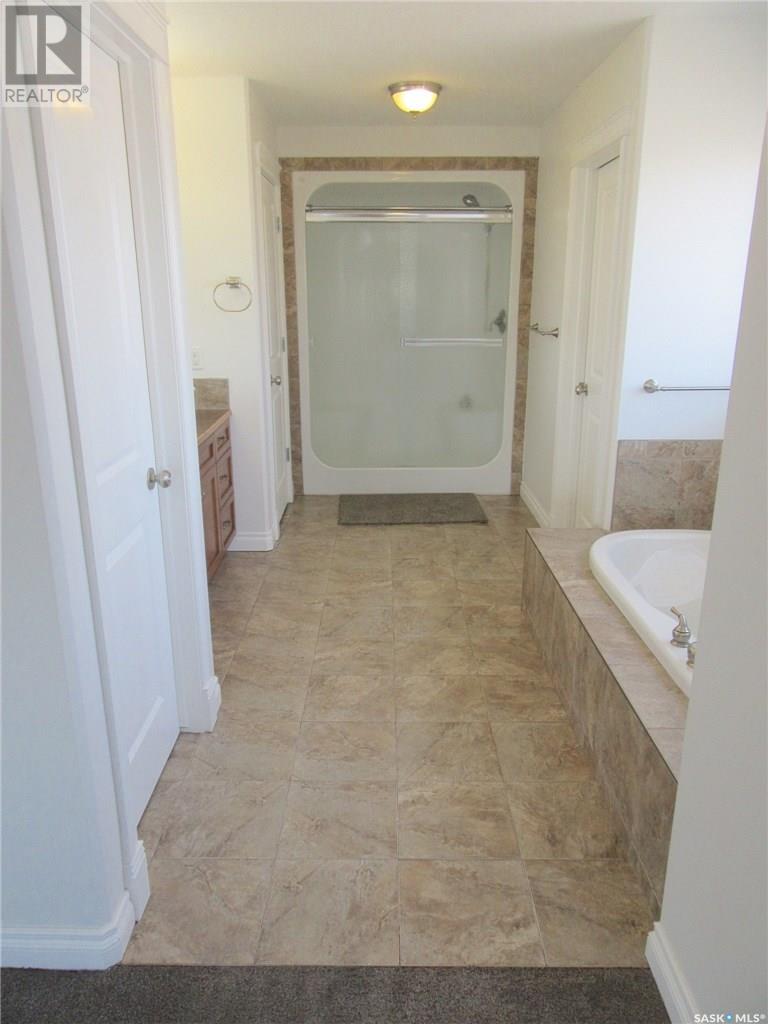977 Slezak Crescent, Weyburn, Saskatchewan  S4H 0A3 - Photo 24 - SK998657