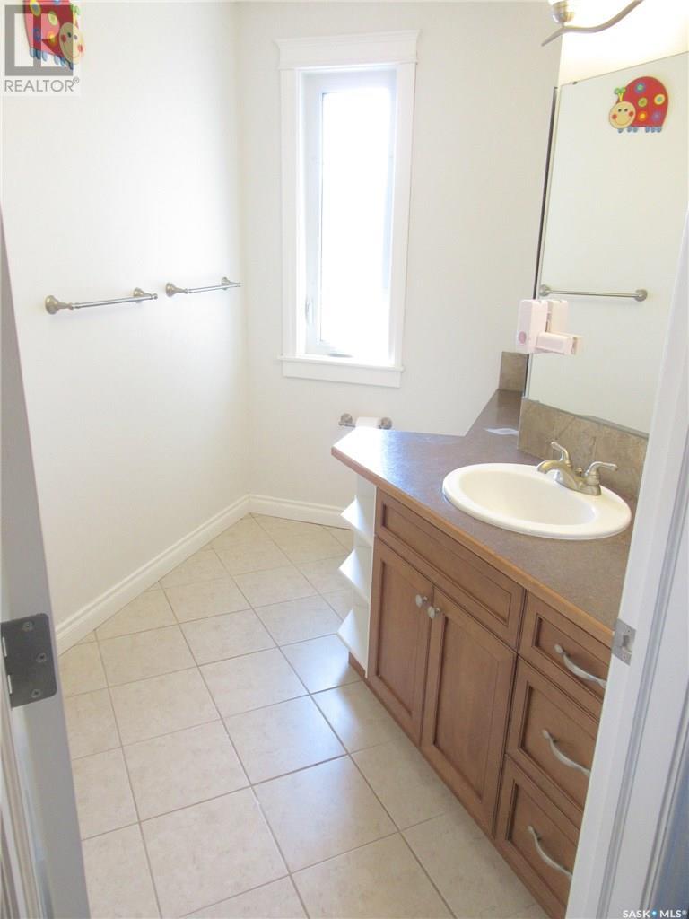 977 Slezak Crescent, Weyburn, Saskatchewan  S4H 0A3 - Photo 26 - SK998657