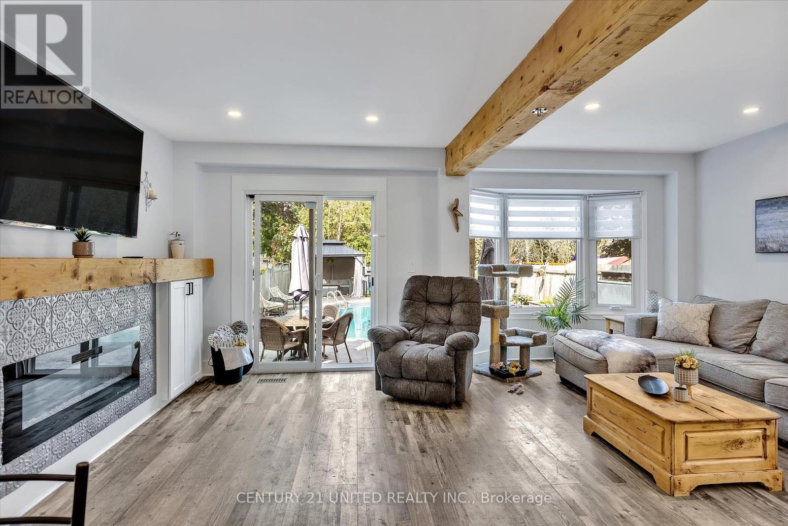 Property at 472 BURNHAM MANOR COURT image 3