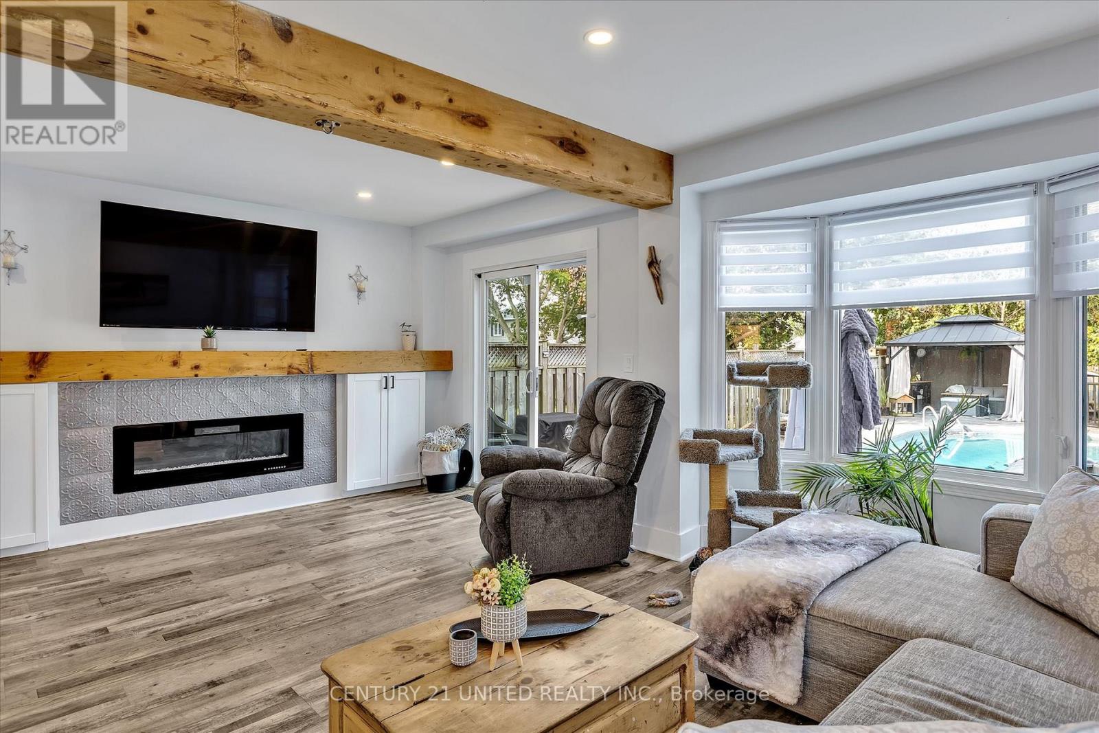 Property at 472 BURNHAM MANOR COURT image 5