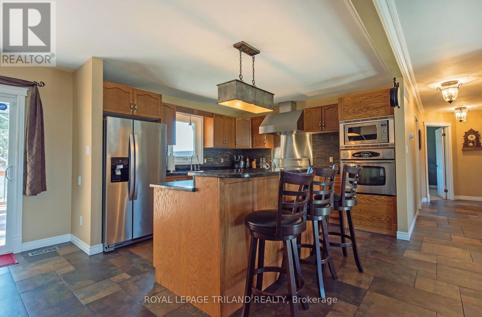 74 Village Gate Drive, Thames Centre, Ontario  N0L 1G3 - Photo 12 - X12014276