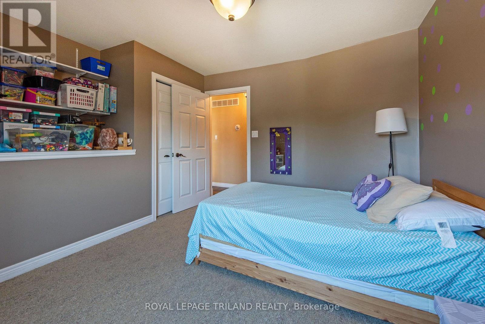 74 Village Gate Drive, Thames Centre, Ontario  N0L 1G3 - Photo 23 - X12014276