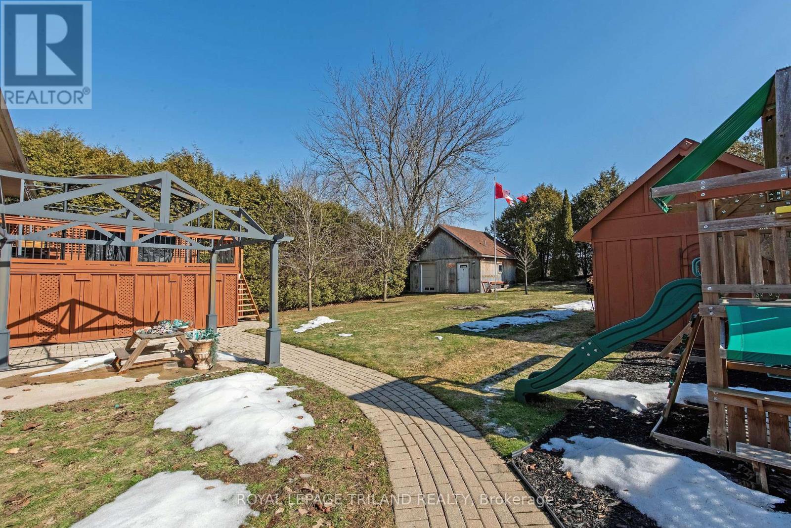 74 Village Gate Drive, Thames Centre, Ontario  N0L 1G3 - Photo 42 - X12014276