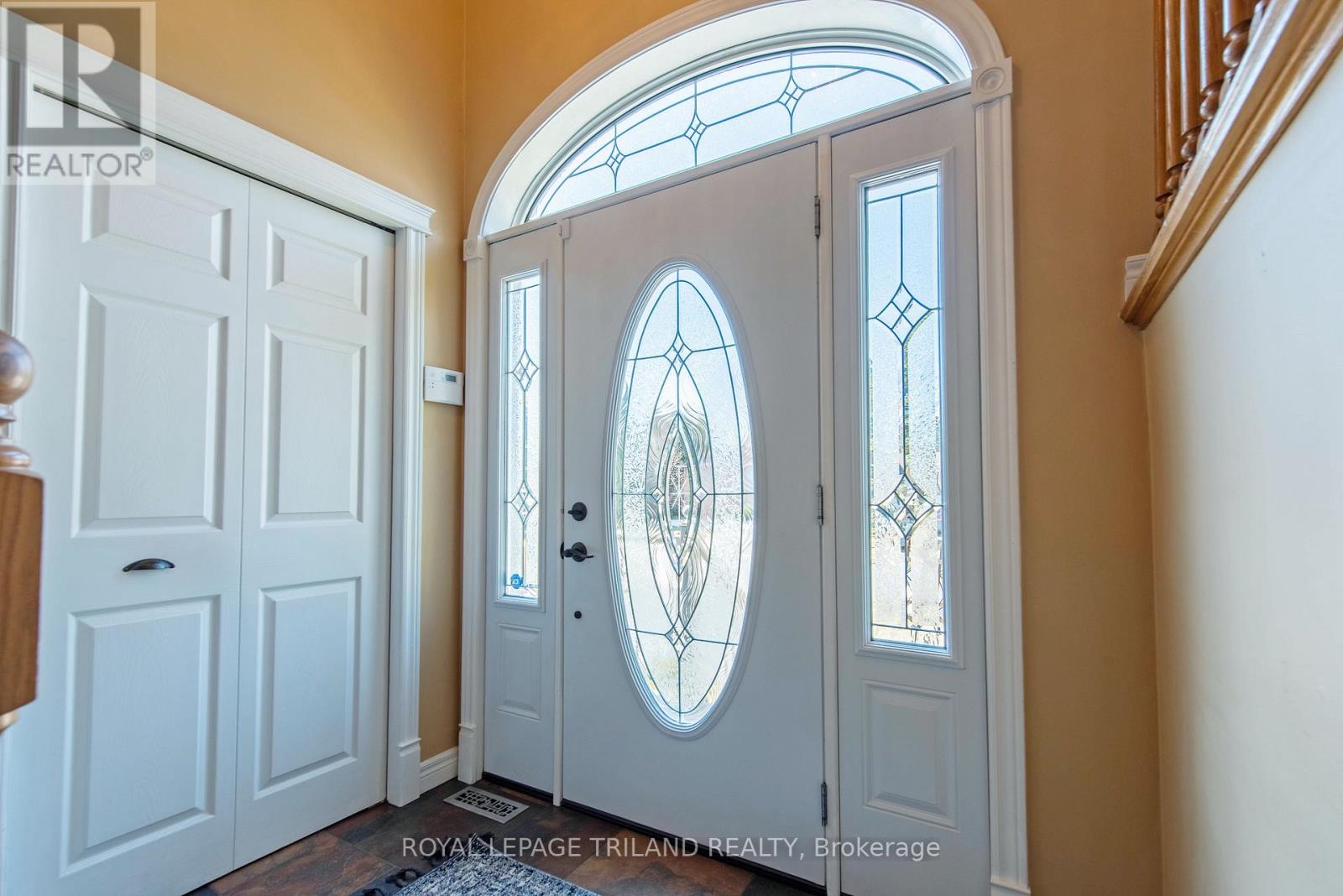 74 Village Gate Drive, Thames Centre, Ontario  N0L 1G3 - Photo 5 - X12014276