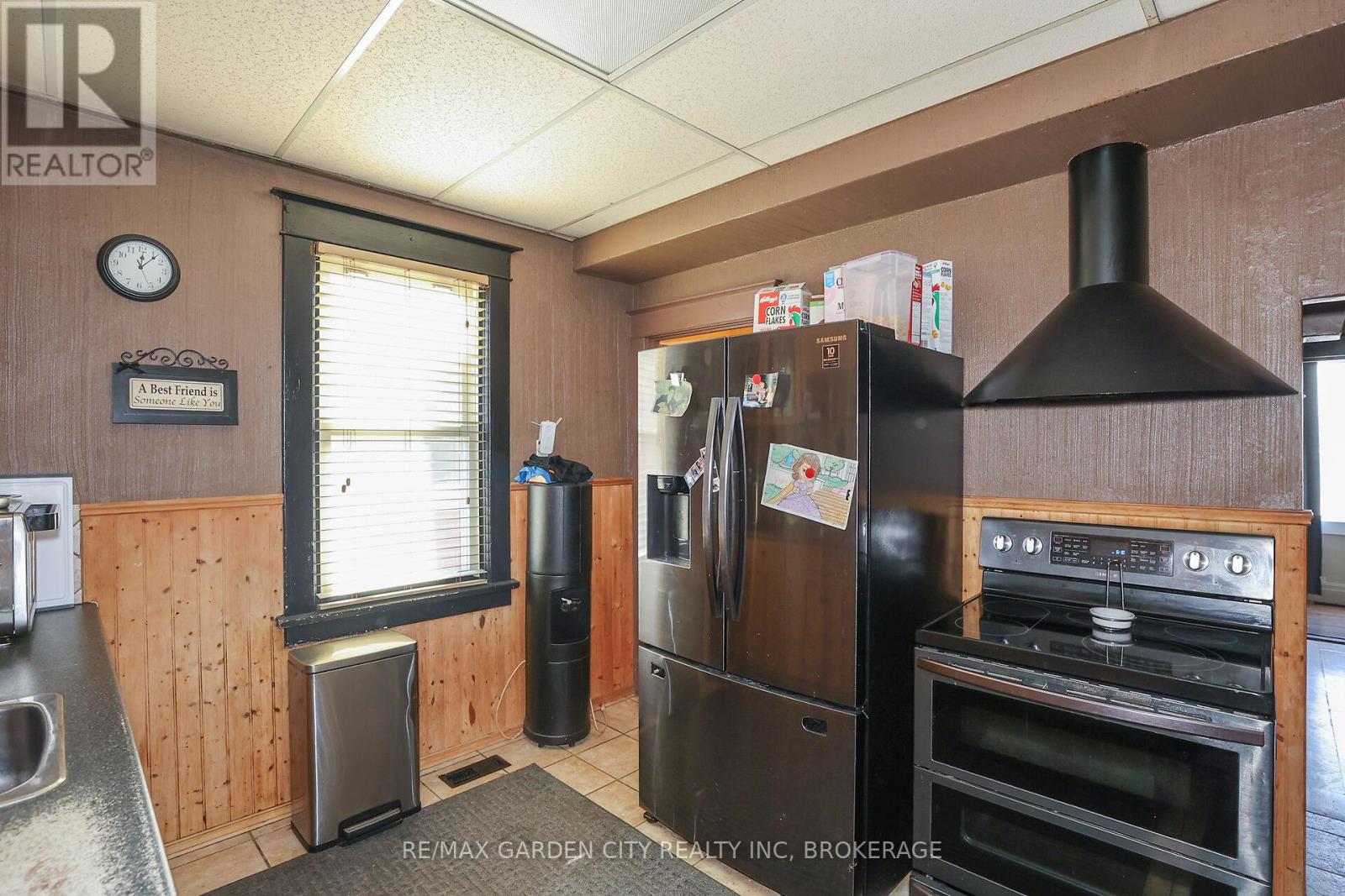 244 Niagara Street, St. Catharines (Facer), Ontario  L2M 4V6 - Photo 10 - X12014224