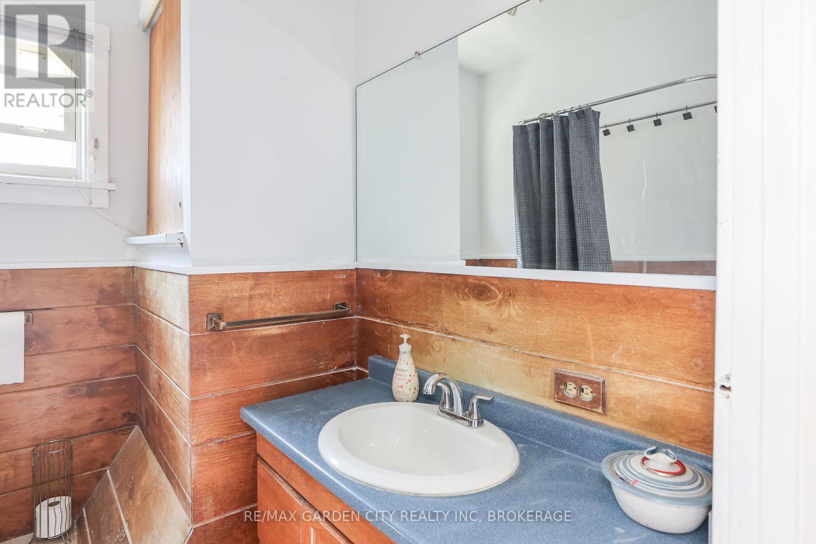 244 Niagara Street, St. Catharines (Facer), Ontario  L2M 4V6 - Photo 15 - X12014224