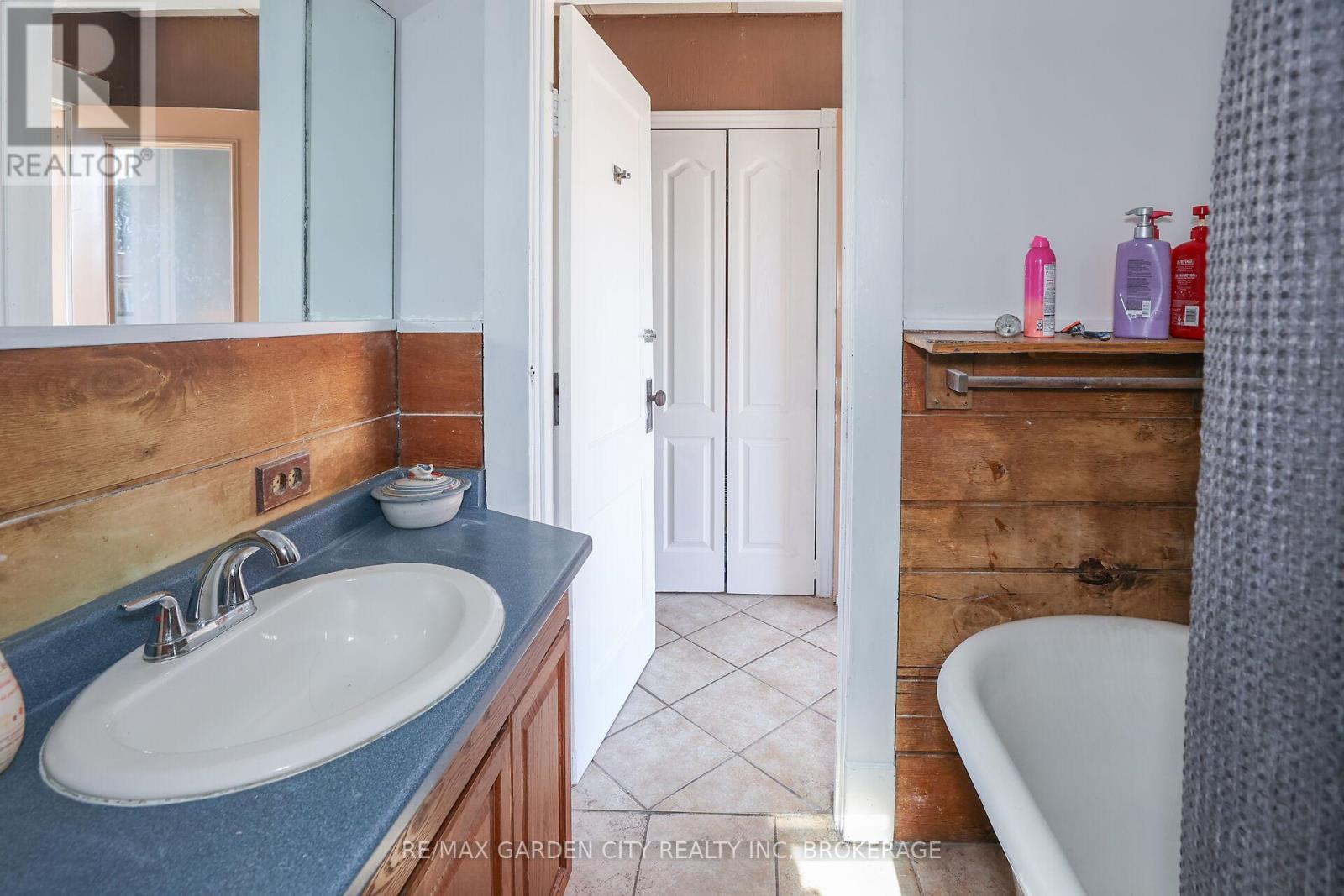 244 Niagara Street, St. Catharines (Facer), Ontario  L2M 4V6 - Photo 16 - X12014224