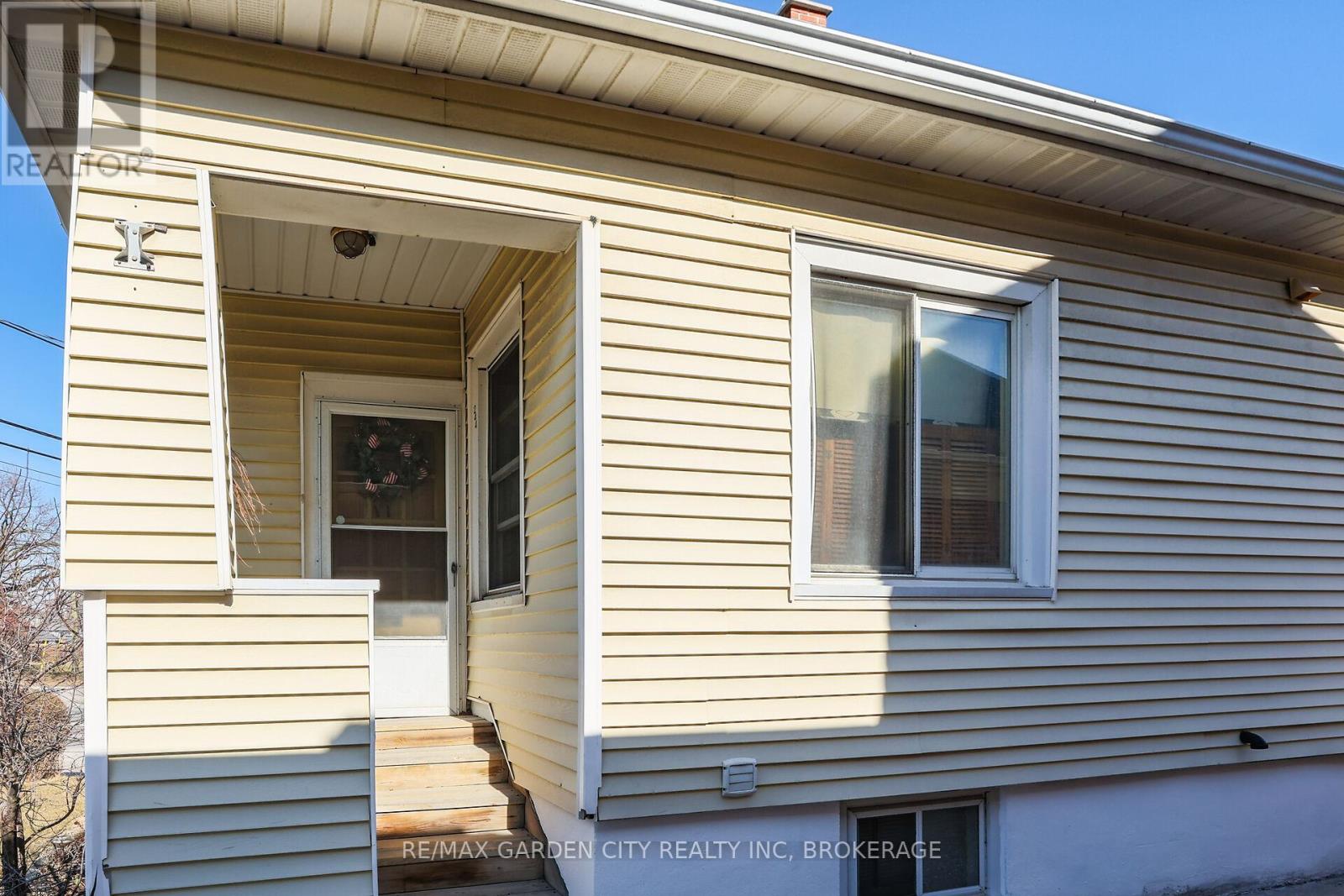 244 Niagara Street, St. Catharines (Facer), Ontario  L2M 4V6 - Photo 4 - X12014224