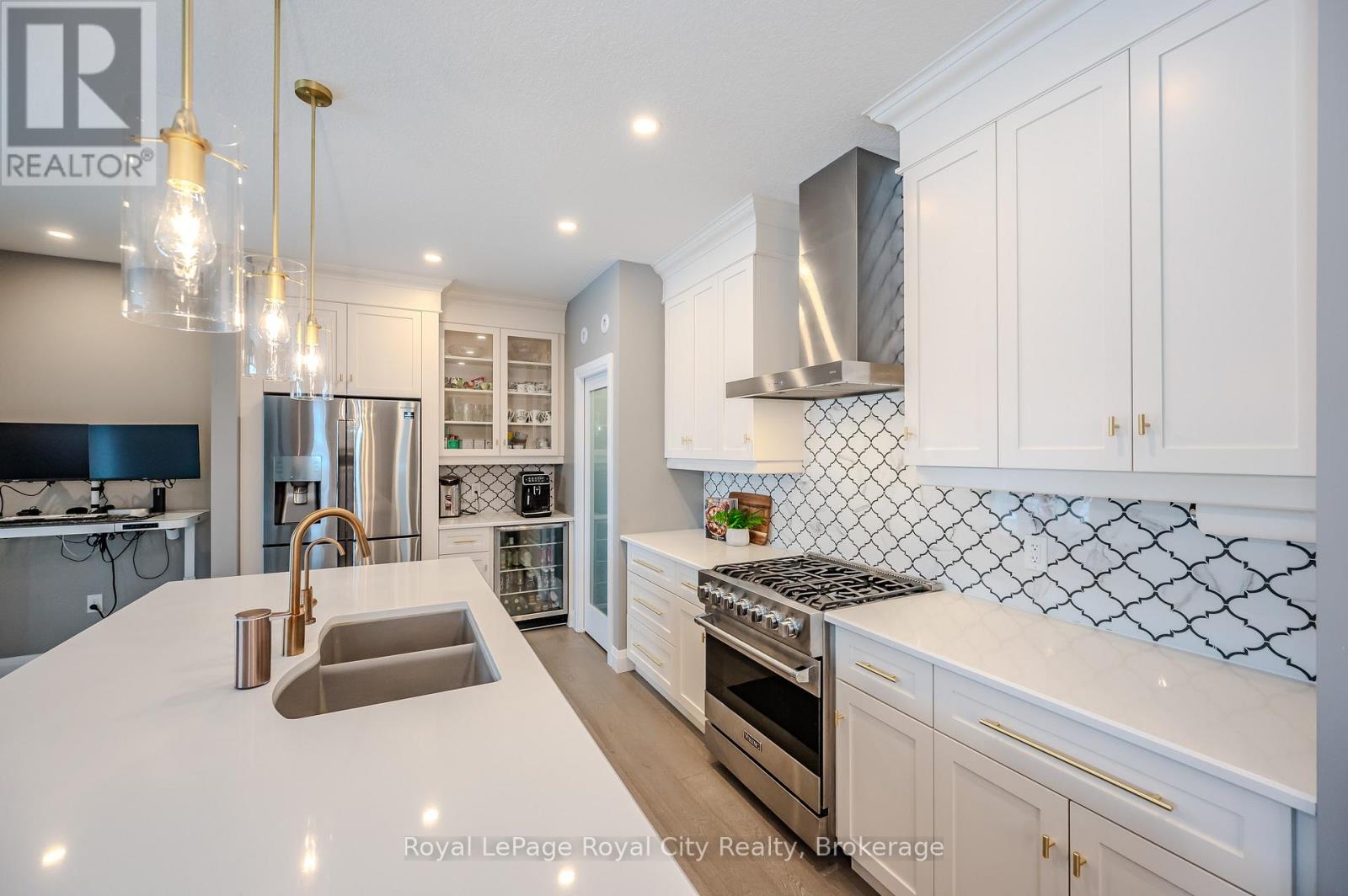 114 Lovett Lane, Guelph, Ontario  N1G 0G9 - Photo 11 - X12014350
