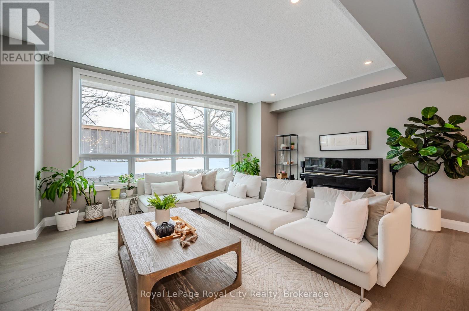 114 Lovett Lane, Guelph, Ontario  N1G 0G9 - Photo 16 - X12014350