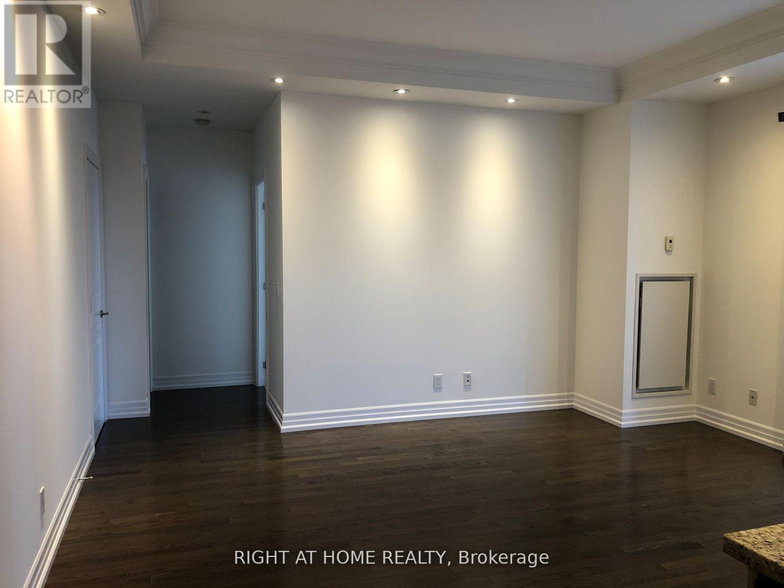 612 - 21 Burkebrook Place, Toronto, Ontario  M4G 0A2 - Photo 7 - C12014223