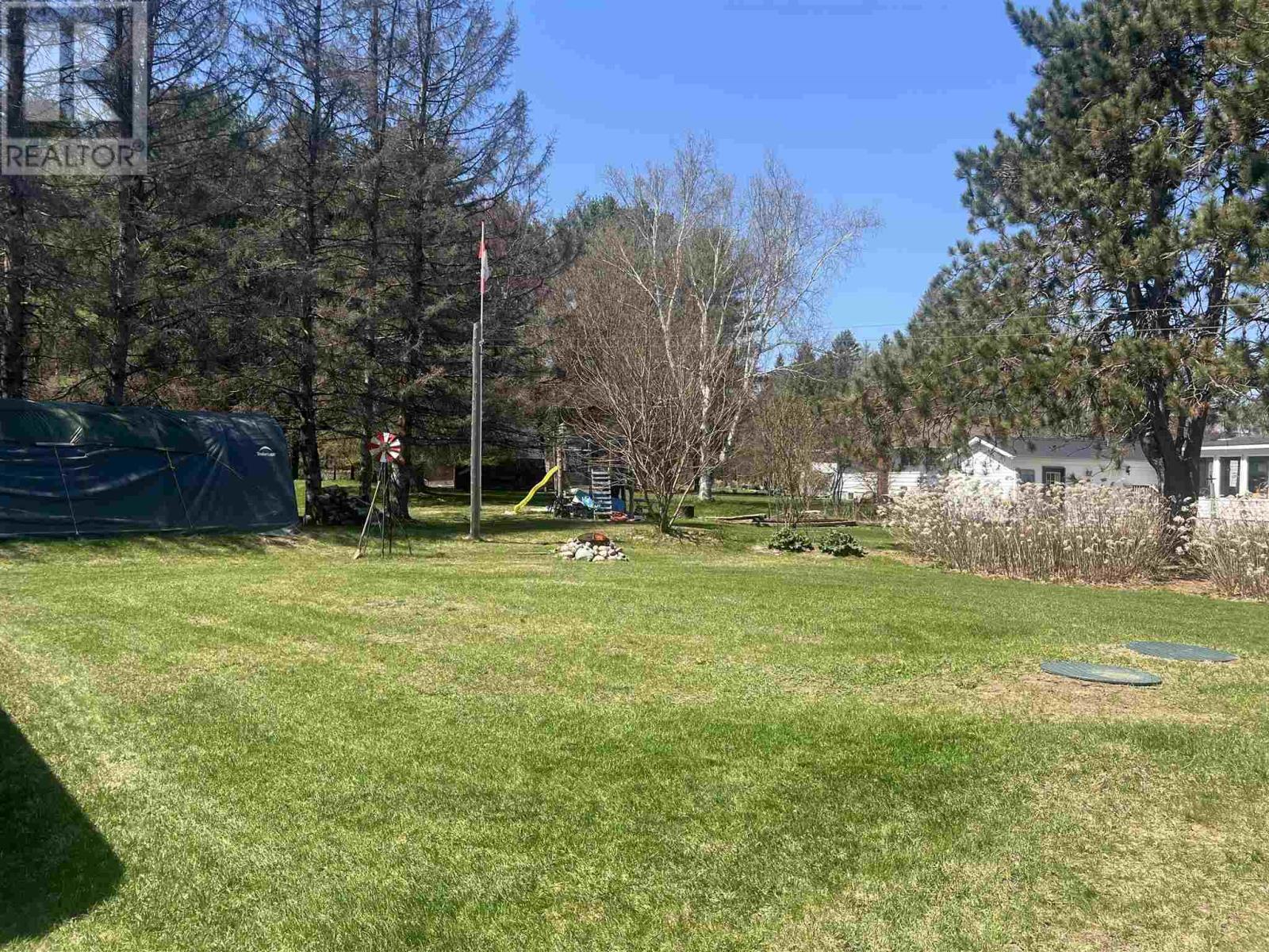 Property at 11 Warnock RD image 3
