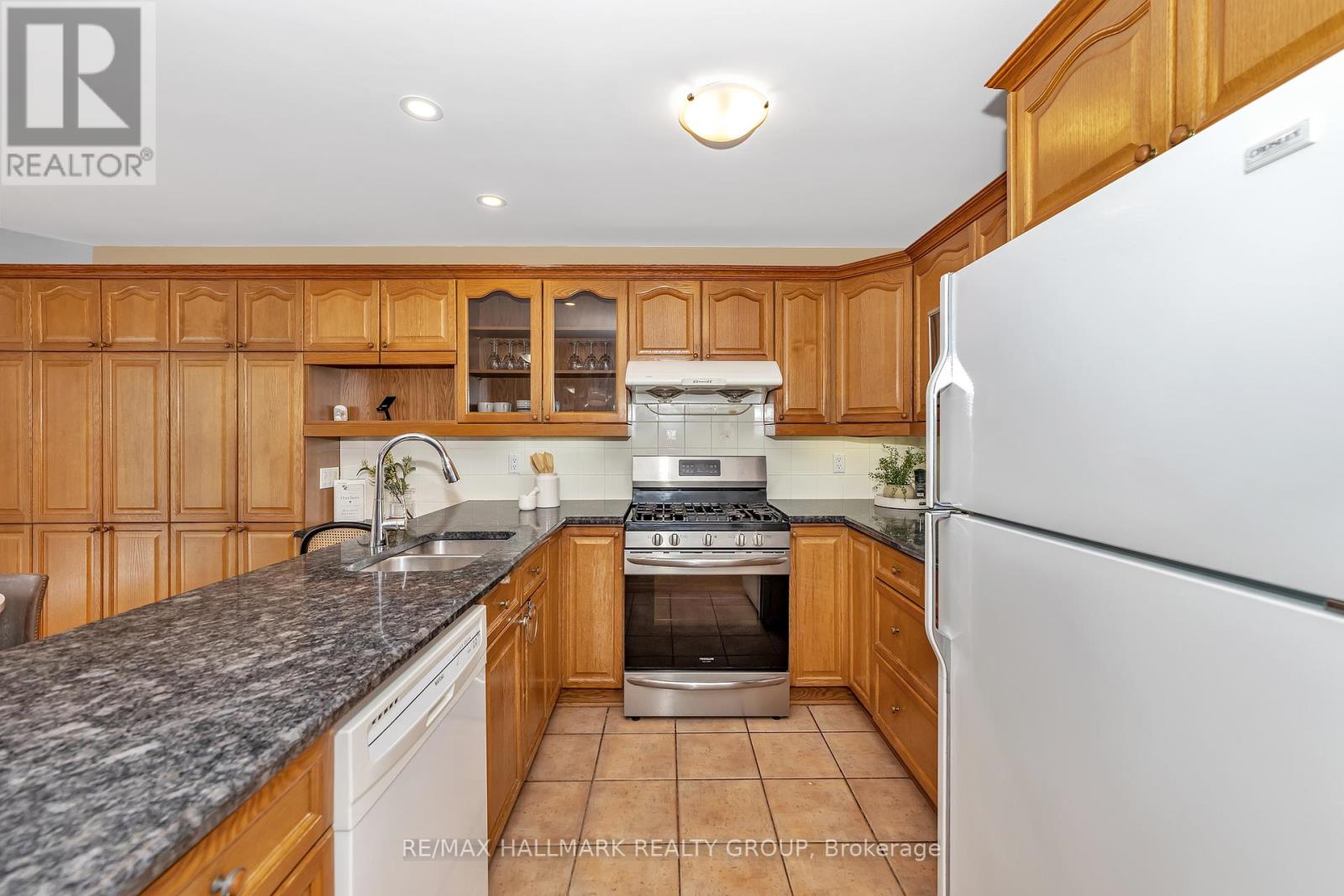Property at 63 NEWBOROUGH CRESCENT image 4