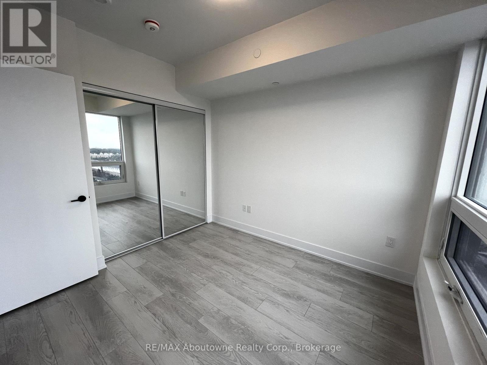 532 - 2450 Old Bronte Road, Oakville, Ontario  L6M 4J2 - Photo 24 - W12014426