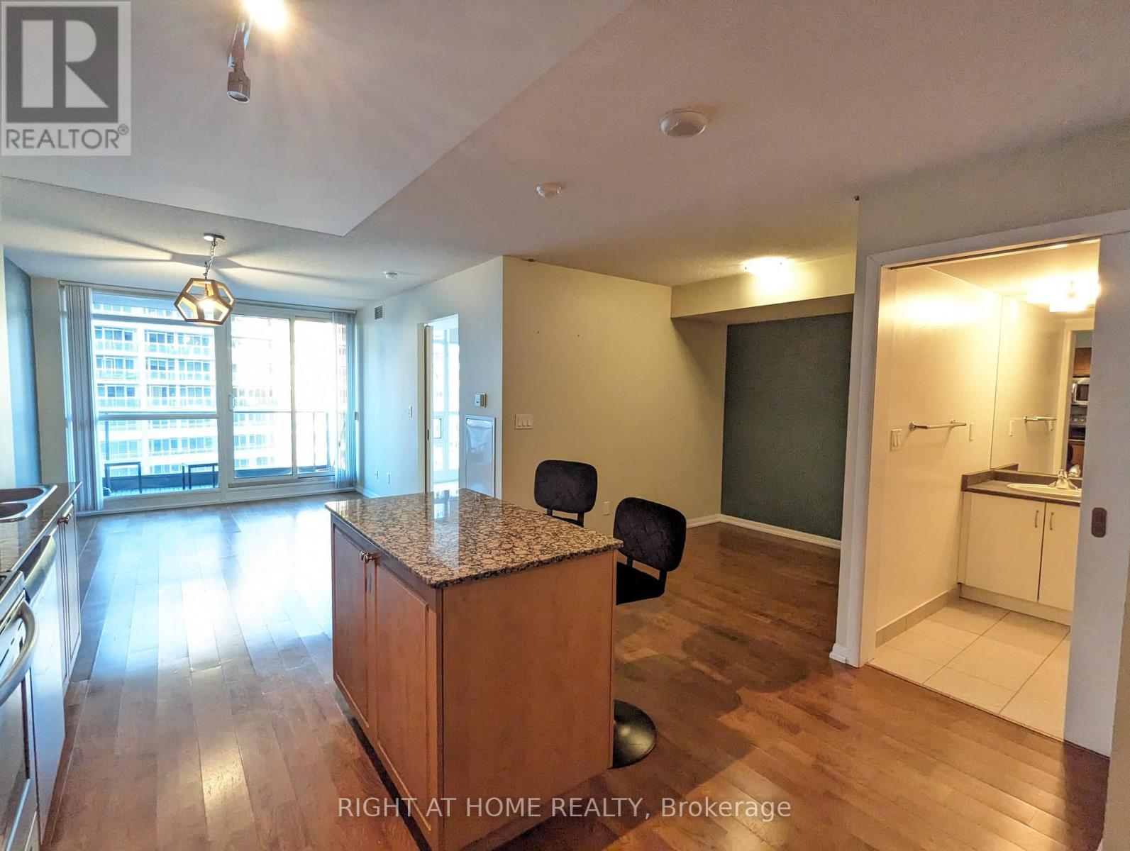 965 - 209 Fort York Boulevard, Toronto, Ontario  M5V 4A1 - Photo 5 - C12014449