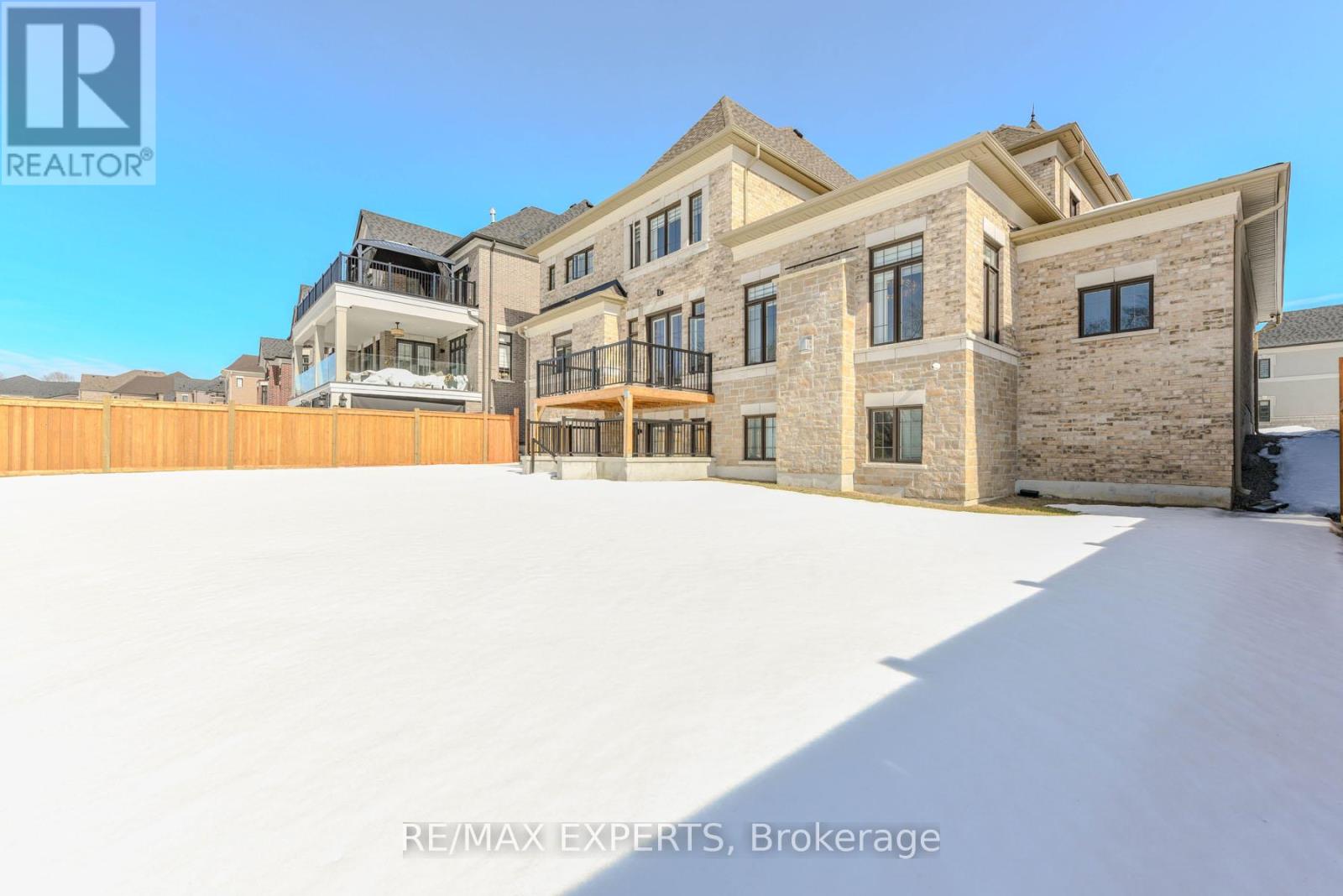 Property at 30 ENCLAVE COURT NW image 4