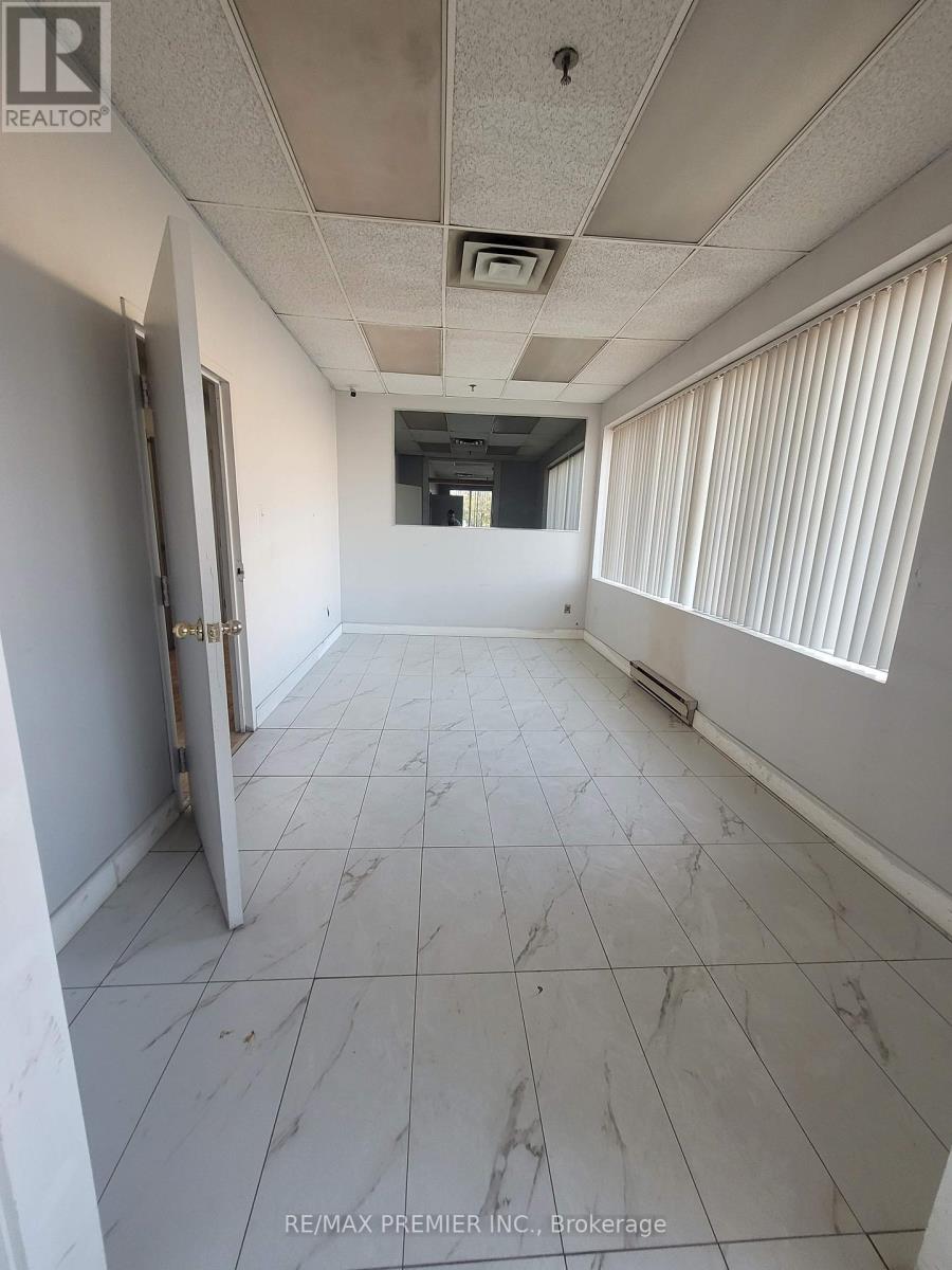 Unit B - 1830 Gage Court, Mississauga, Ontario  L5S 1S2 - Photo 4 - W12014408
