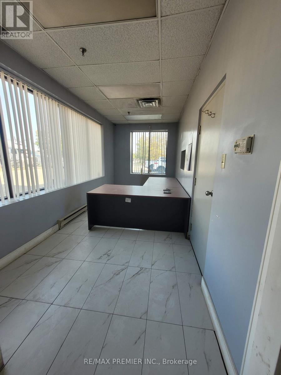 Unit B - 1830 Gage Court, Mississauga, Ontario  L5S 1S2 - Photo 5 - W12014408