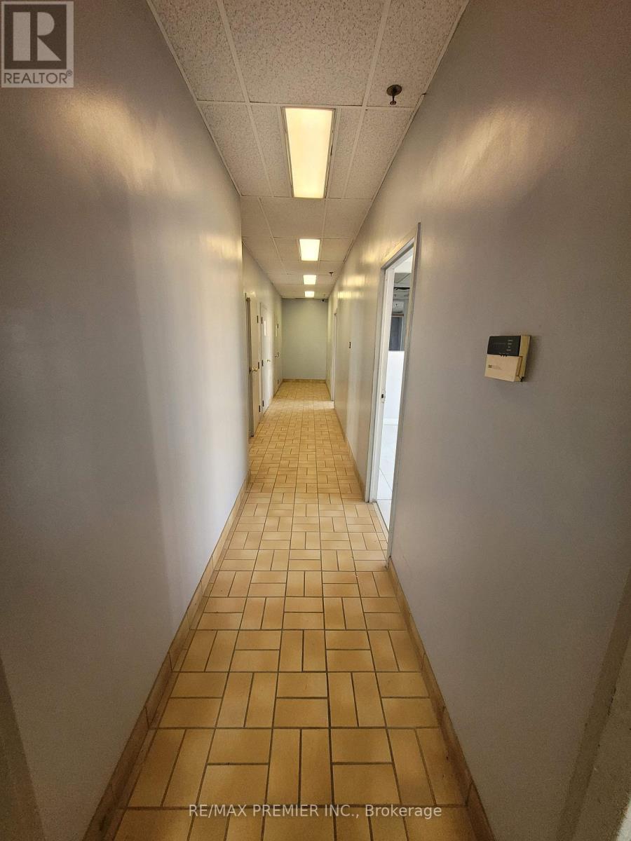 Unit B - 1830 Gage Court, Mississauga, Ontario  L5S 1S2 - Photo 6 - W12014408