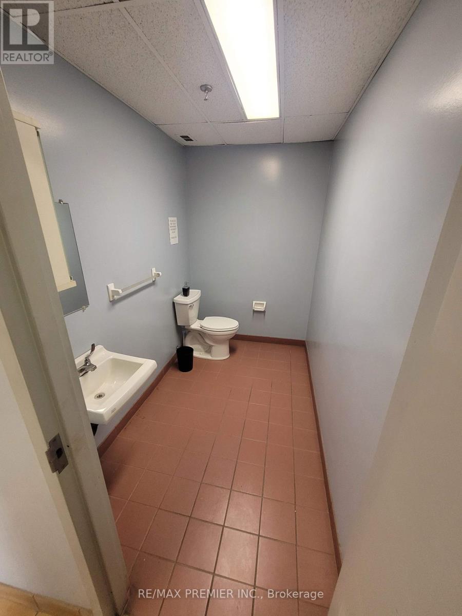 Unit B - 1830 Gage Court, Mississauga, Ontario  L5S 1S2 - Photo 8 - W12014408
