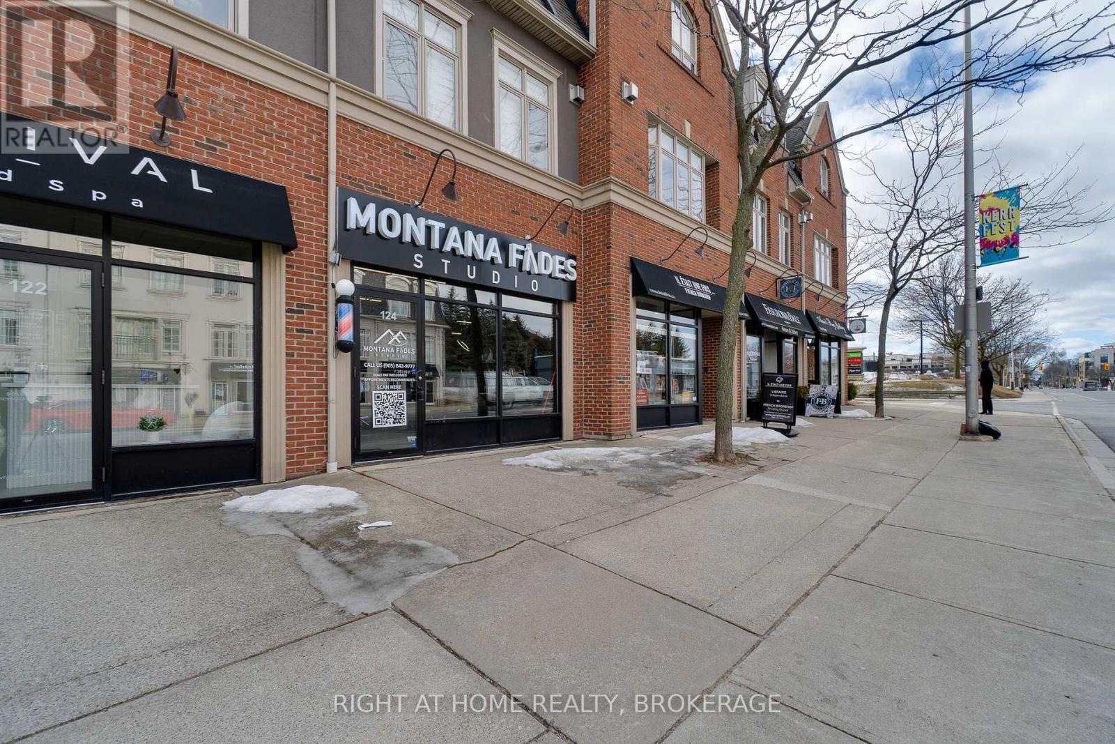 124 Lakeshore Road W, Oakville, Ontario  L6K 1E3 - Photo 2 - W12014433
