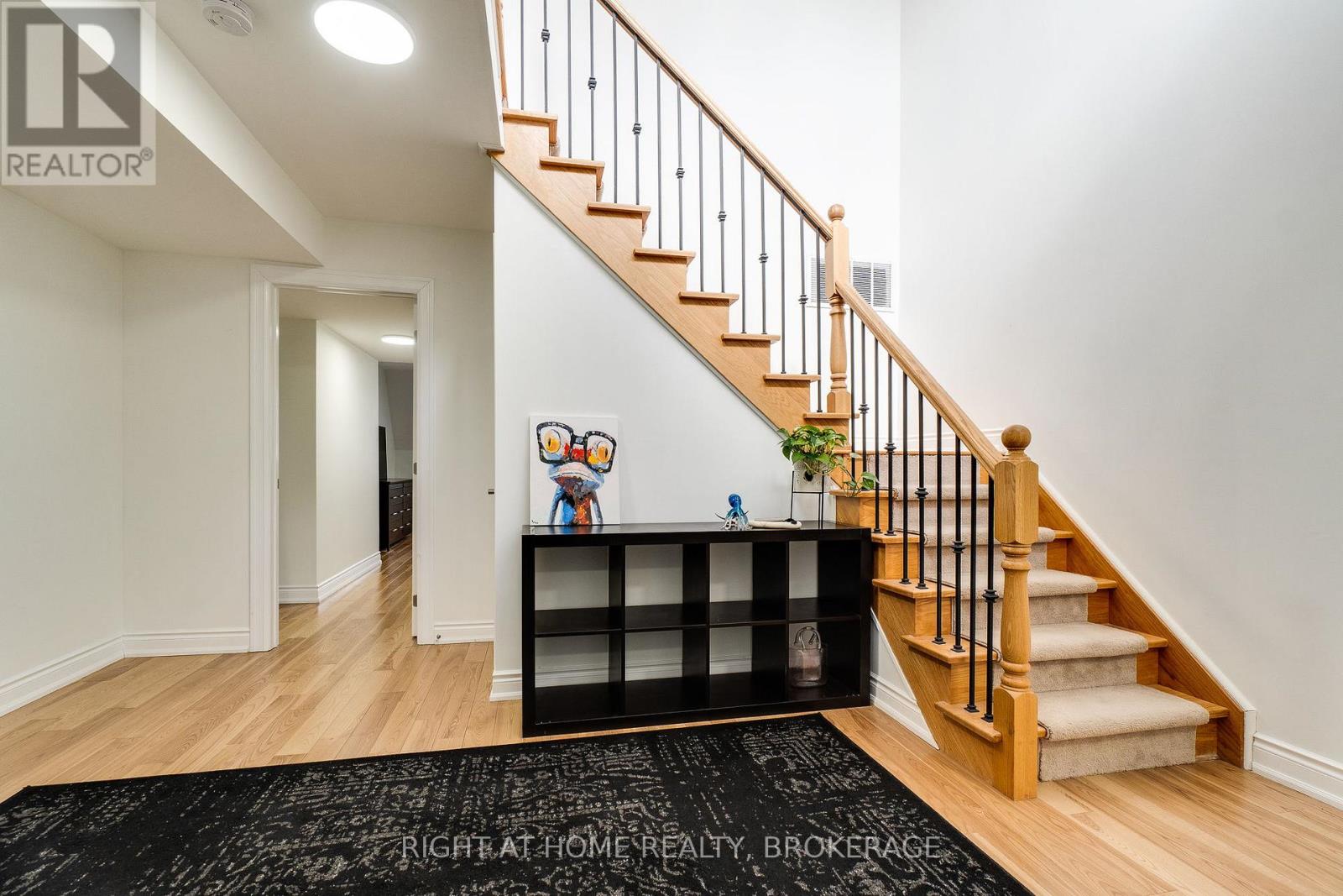 124 Lakeshore Road W, Oakville, Ontario  L6K 1E3 - Photo 28 - W12014433
