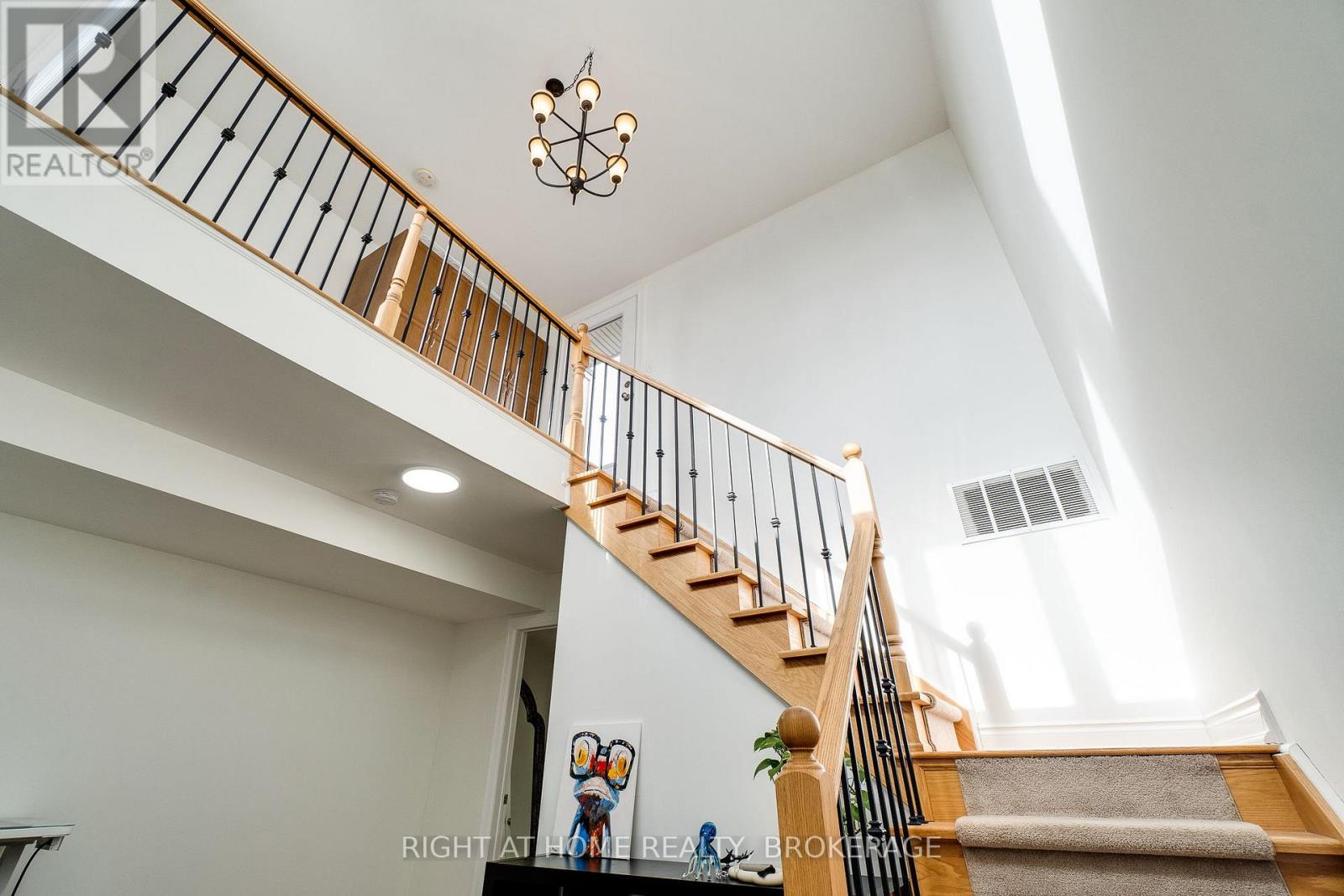 124 Lakeshore Road W, Oakville, Ontario  L6K 1E3 - Photo 29 - W12014433