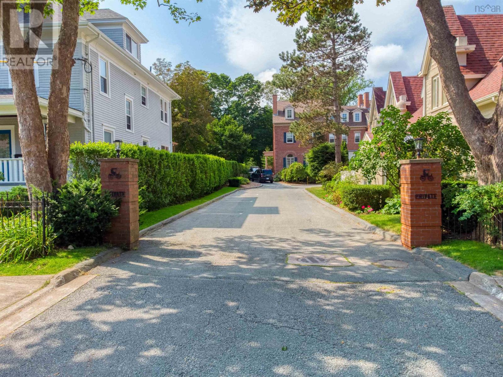 951 Lindola Place, Halifax, Nova Scotia  B3H 4M1 - Photo 1 - 202504657