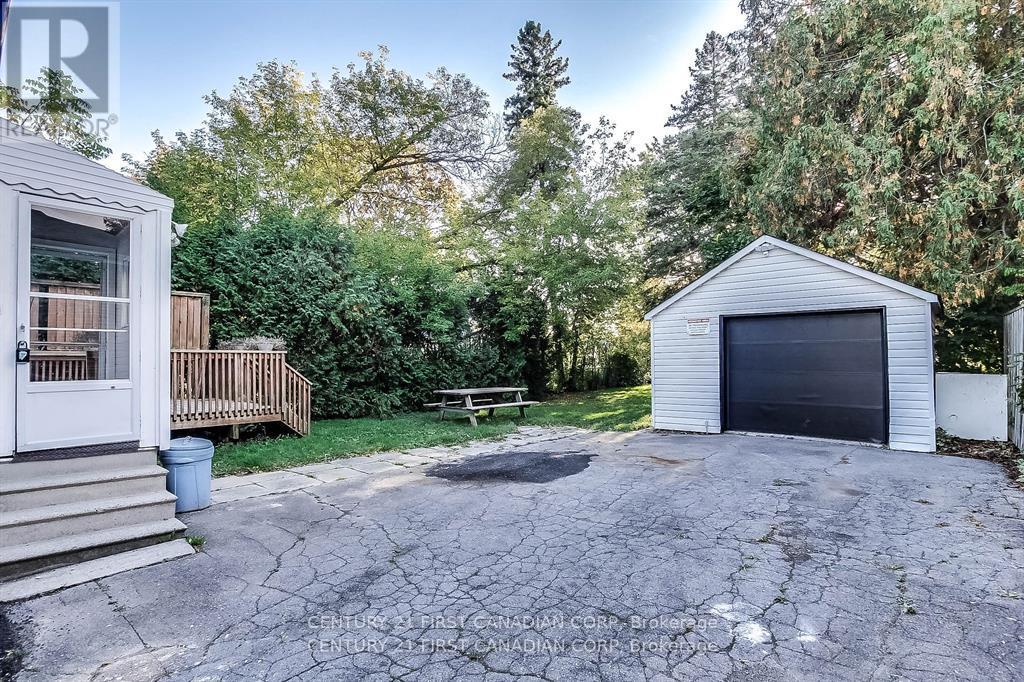 347 Thiel Street, London East, Ontario  N5W 4P7 - Photo 8 - X12014498
