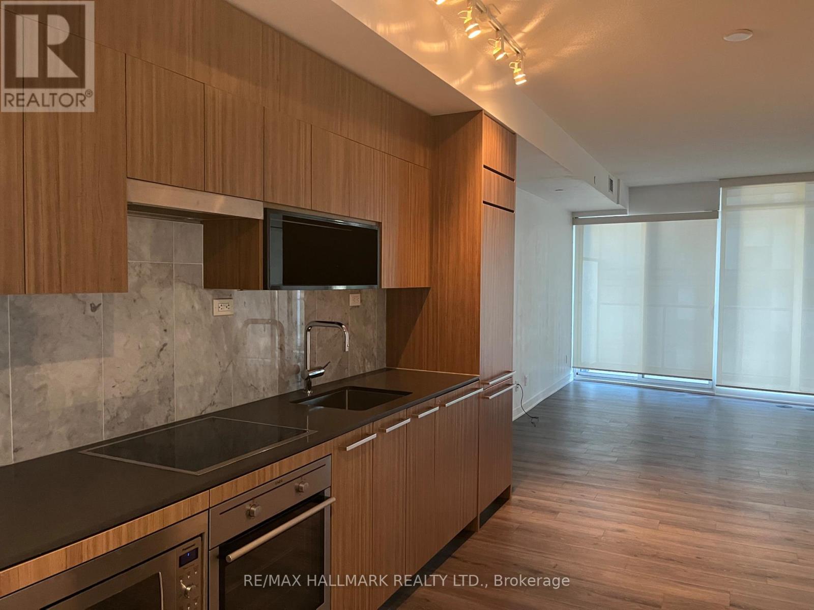 506 - 90 Queens Wharf Road, Toronto, Ontario  M5V 0E6 - Photo 21 - C12004164