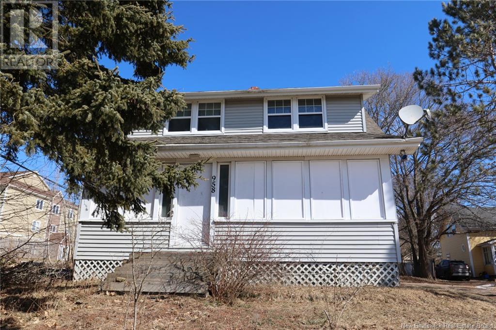 Property at 958 Amirault Street image 3
