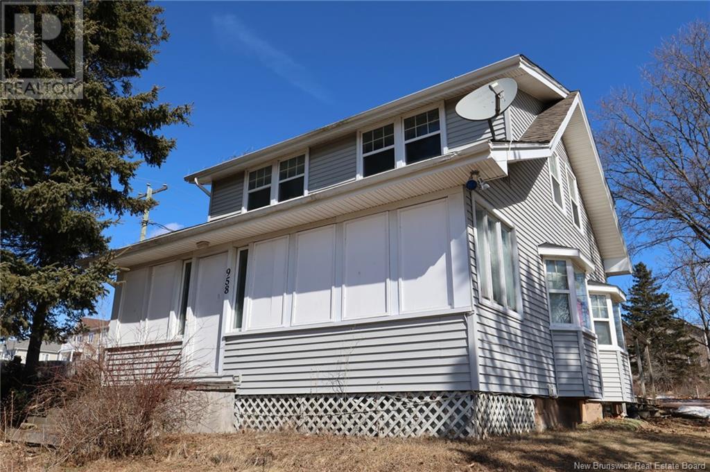 Property at 958 Amirault Street image 2