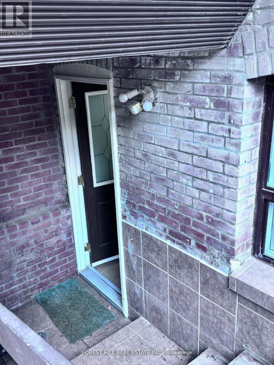 #main - 127 Summerhill Avenue, Toronto, Ontario  M4T 1B1 - Photo 2 - C12014536