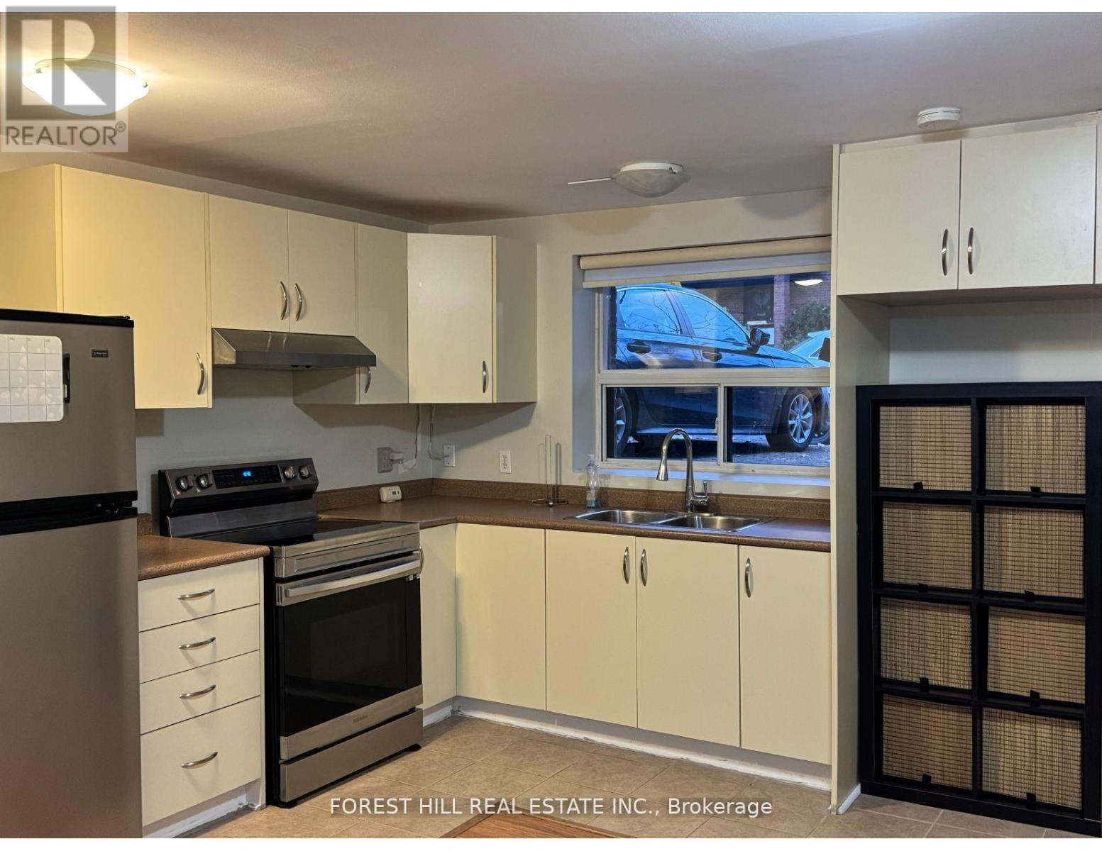 #main - 127 Summerhill Avenue, Toronto, Ontario  M4T 1B1 - Photo 3 - C12014536