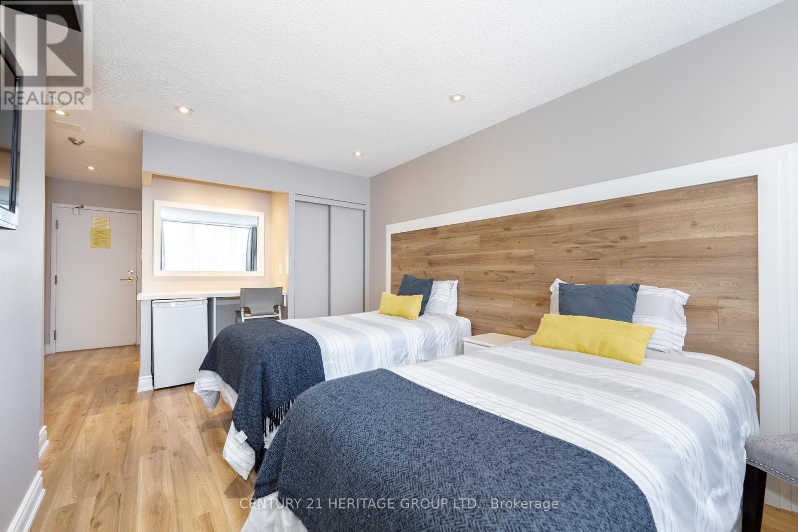 Property at 1520 - 32 CLARISSA DRIVE image 3