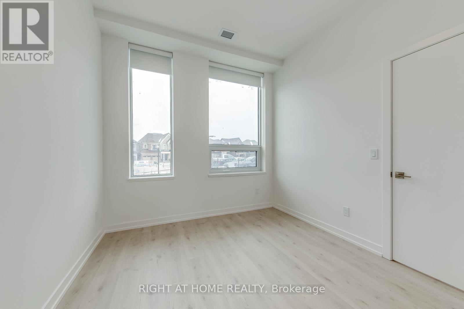136 - 2501 Saw Whet Boulevard, Oakville, Ontario  L6M 5N2 - Photo 19 - W12014584