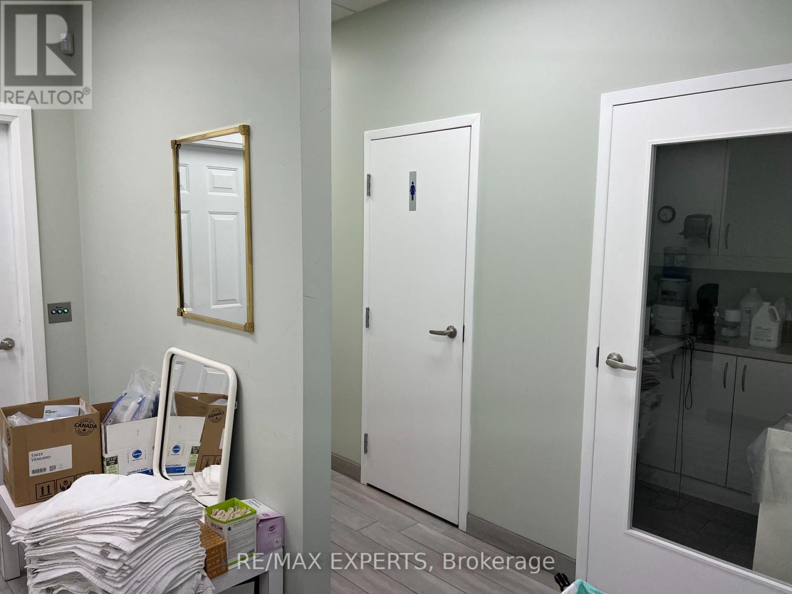 2436 Lake Shore Boulevard W, Toronto, Ontario  M8V 1C4 - Photo 5 - W12014235