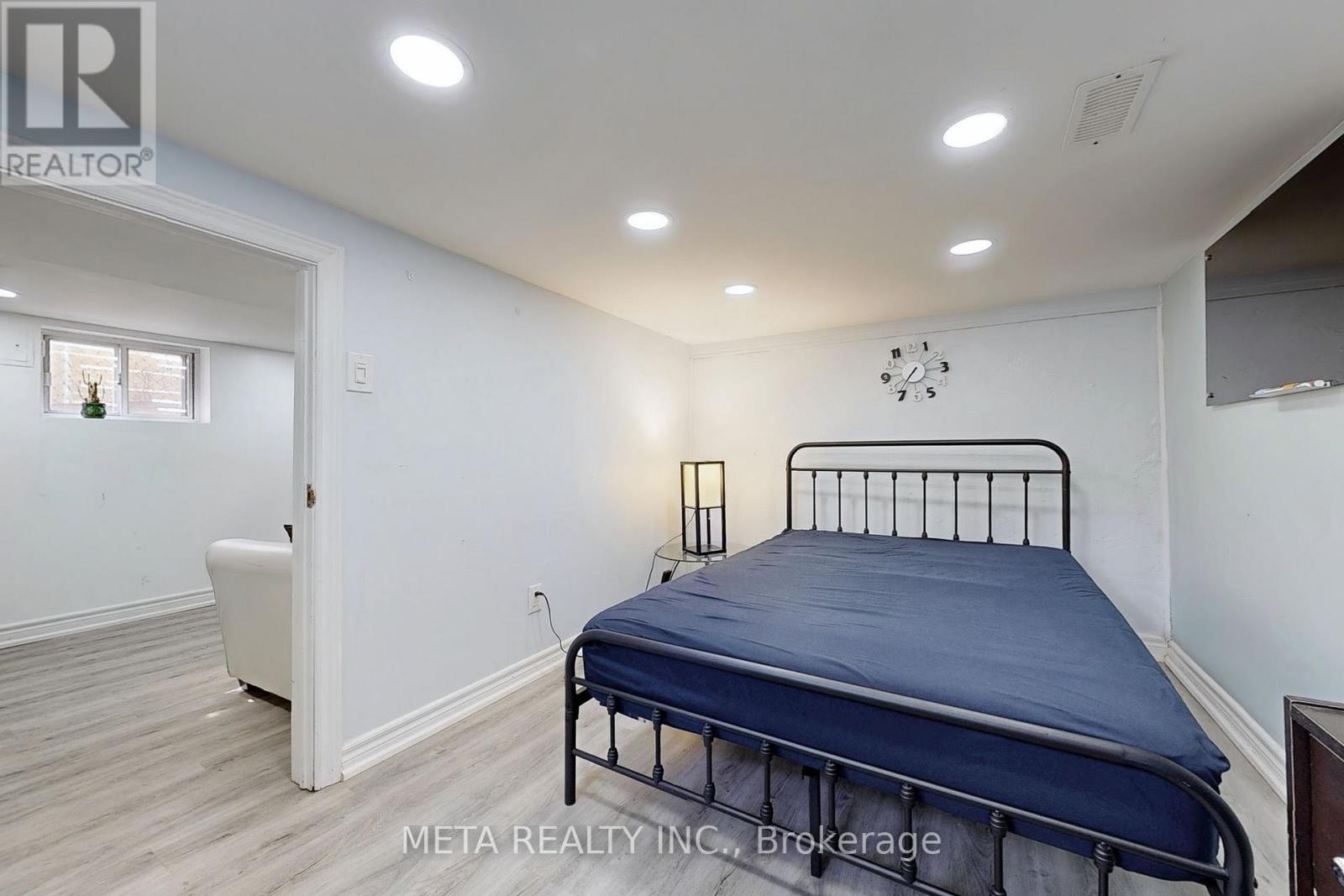 533 Westmount Avenue, Toronto, Ontario  M6E 3N6 - Photo 14 - C12014678