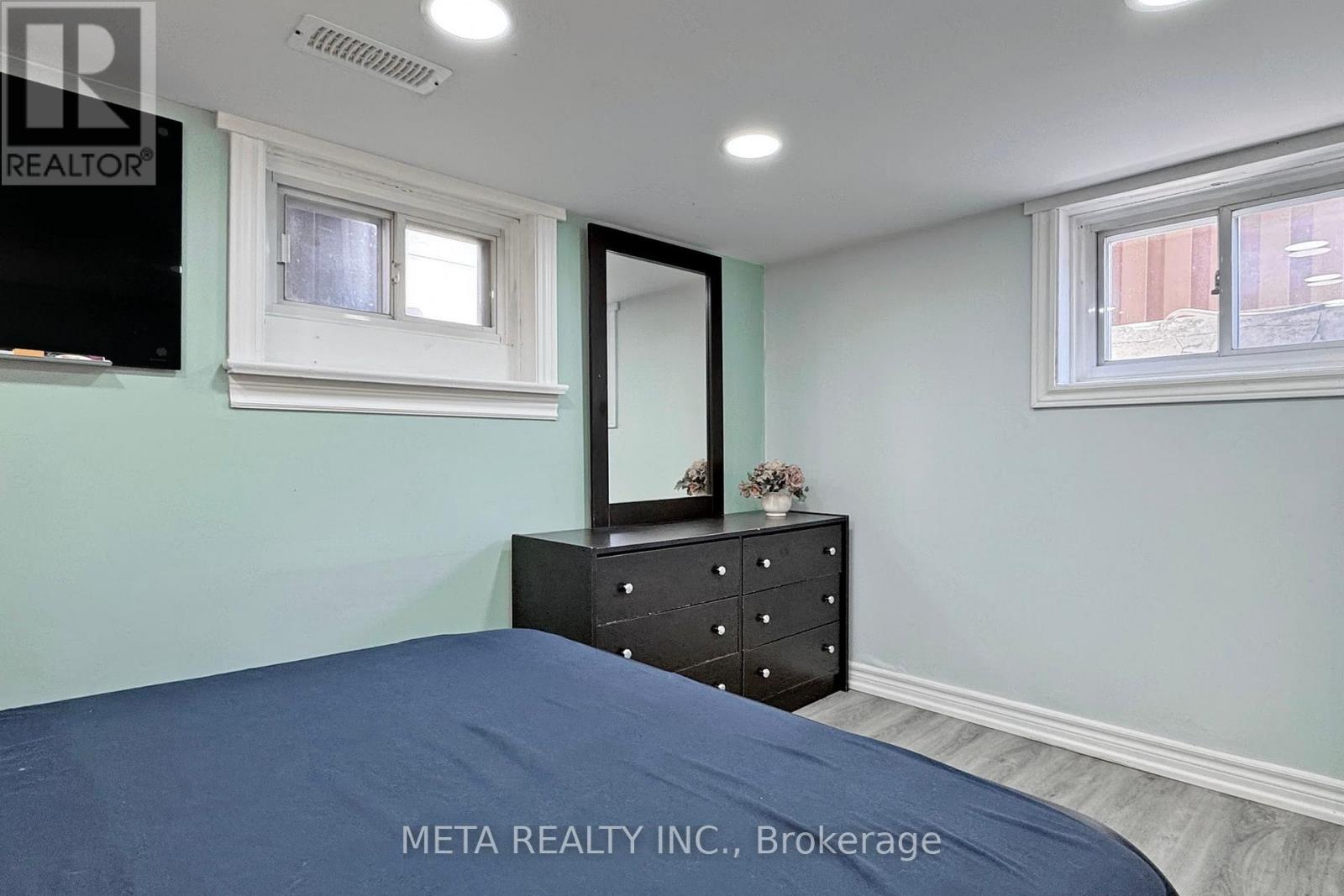 533 Westmount Avenue, Toronto, Ontario  M6E 3N6 - Photo 15 - C12014678
