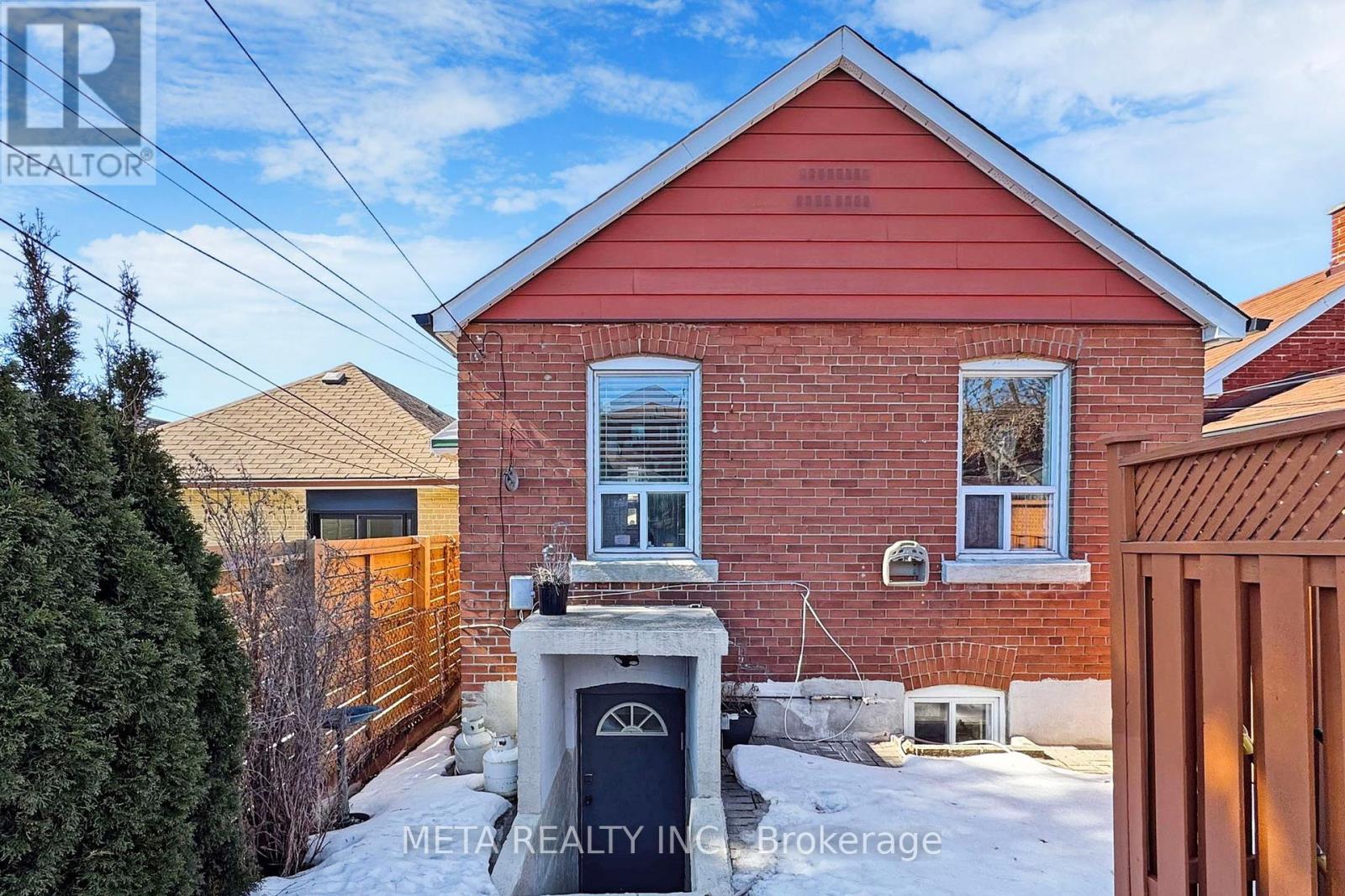 533 Westmount Avenue, Toronto, Ontario  M6E 3N6 - Photo 17 - C12014678