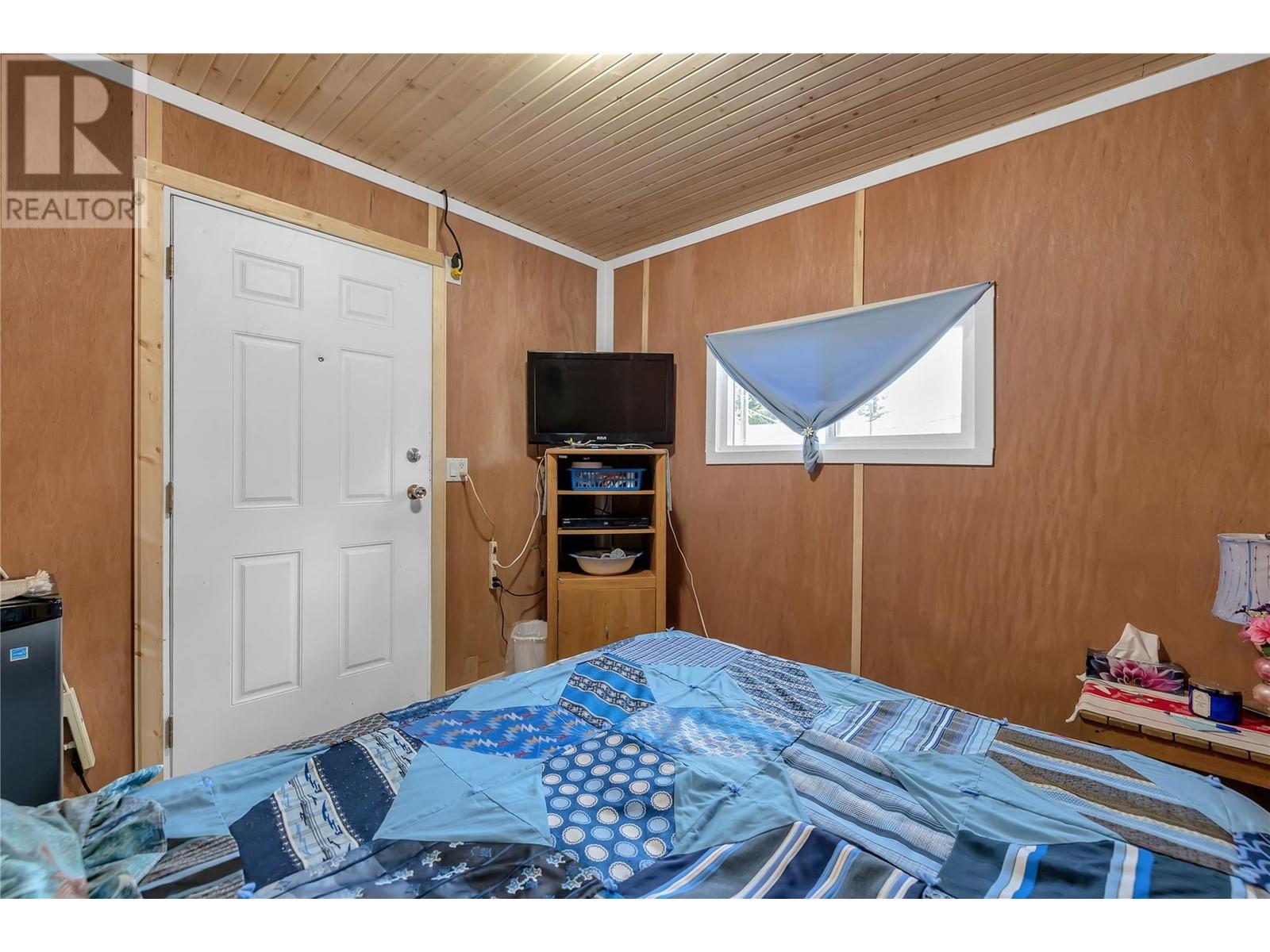 Property at 10736 Pinecrest Road image 3