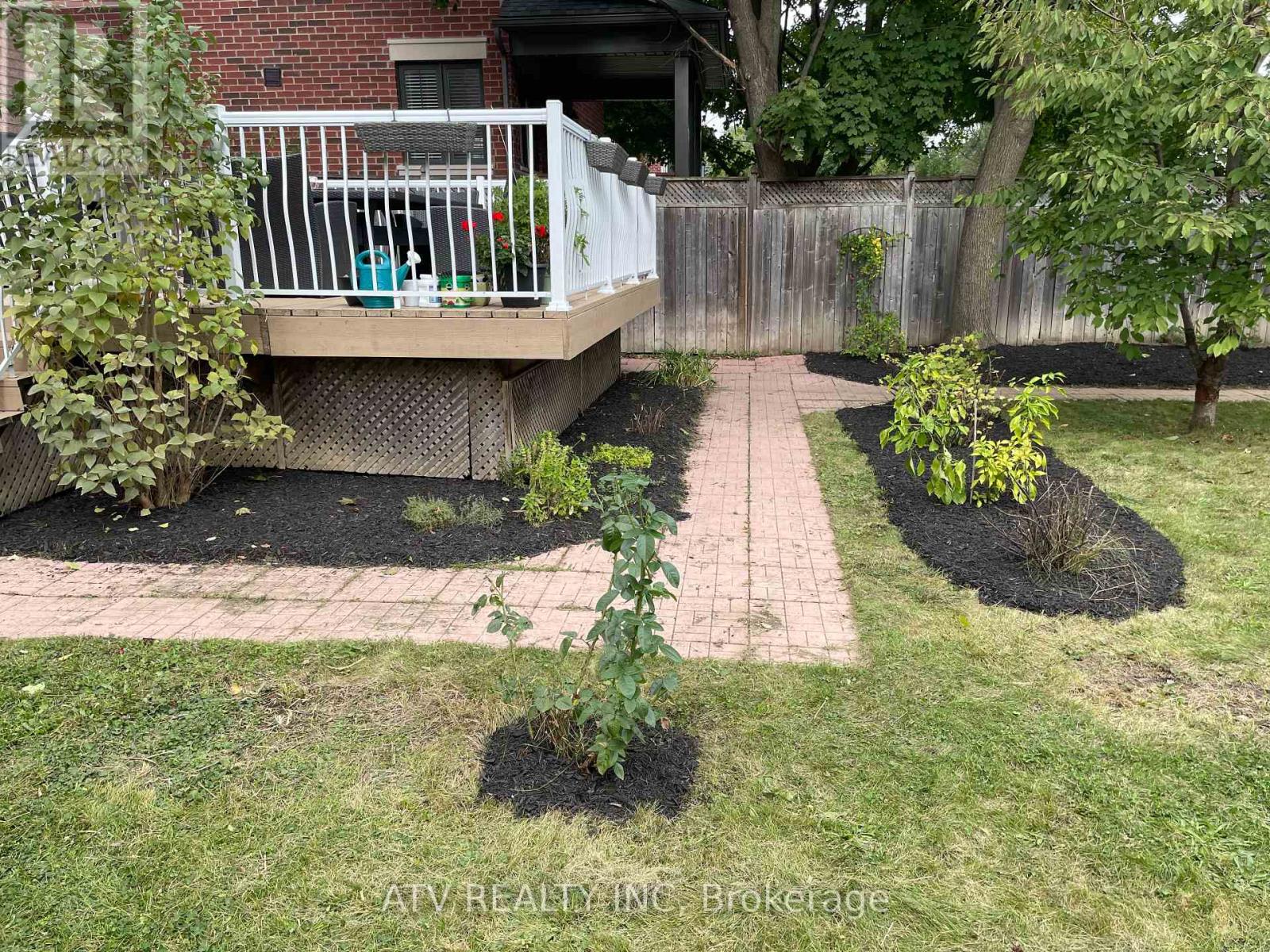 31 Shaver Avenue S, Toronto, Ontario  M9B 3T2 - Photo 27 - W12014662