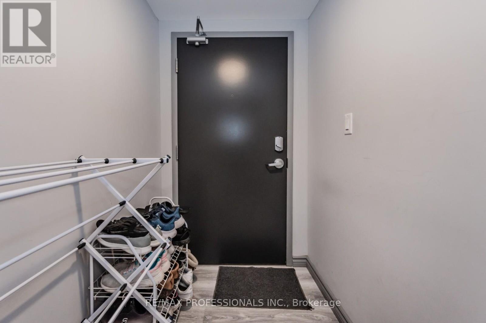 B616 - 275 Larch Street, Waterloo, Ontario  N2L 3R2 - Photo 5 - X12014687