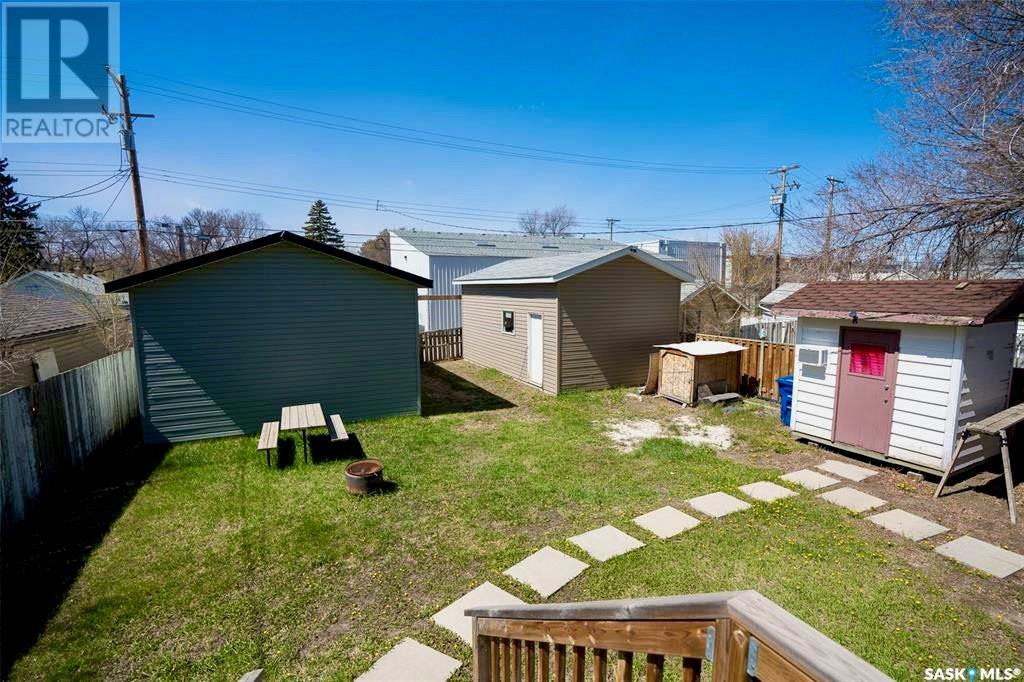 Property at 119/121 J AVENUE S image 2