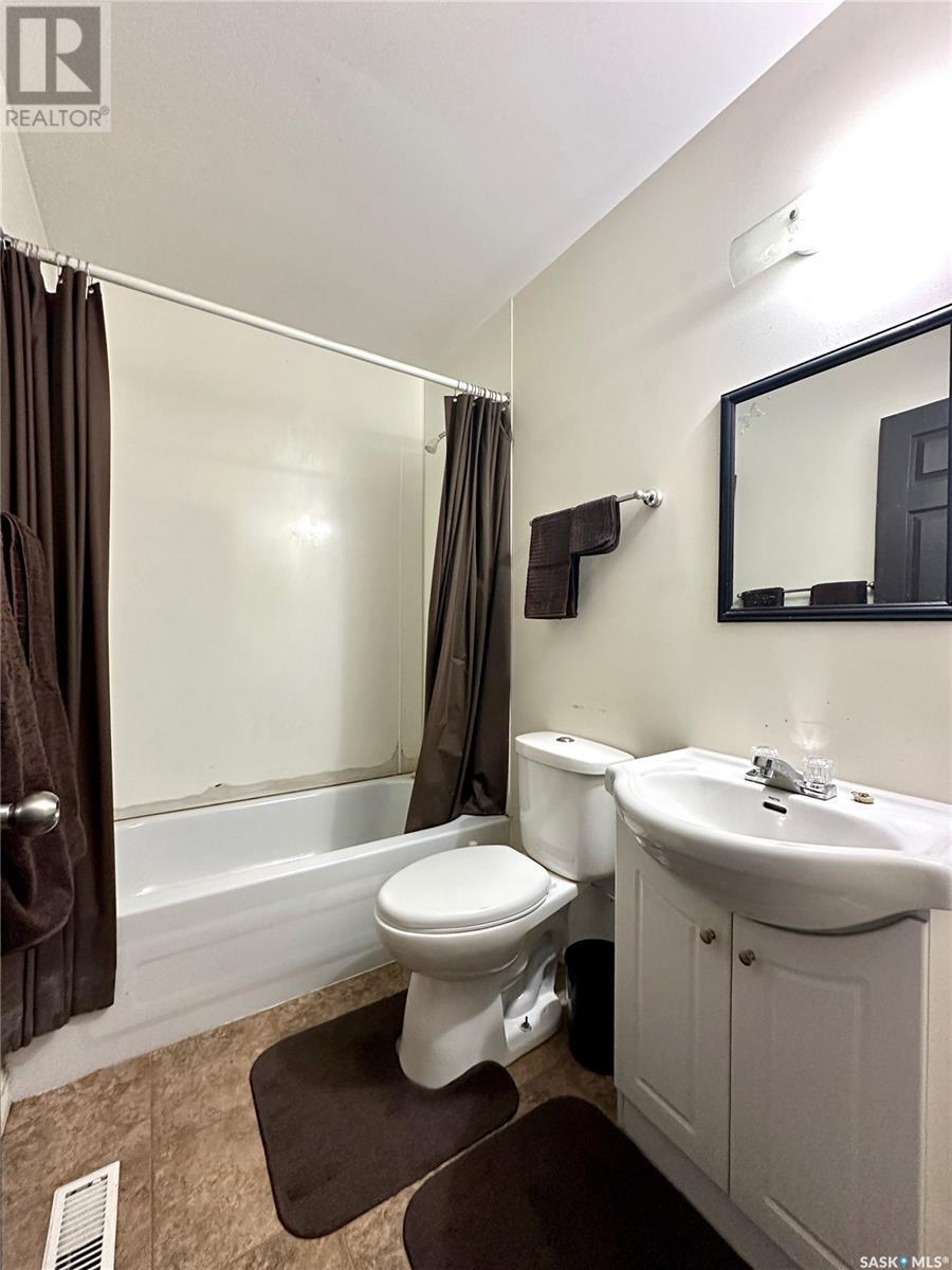 Property at 119/121 J AVENUE S image 4