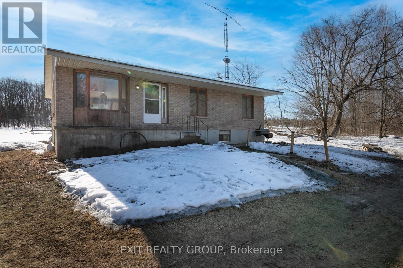 73 Potter Road, Quinte West, Ontario  K8V 5P6 - Photo 1 - X12014810