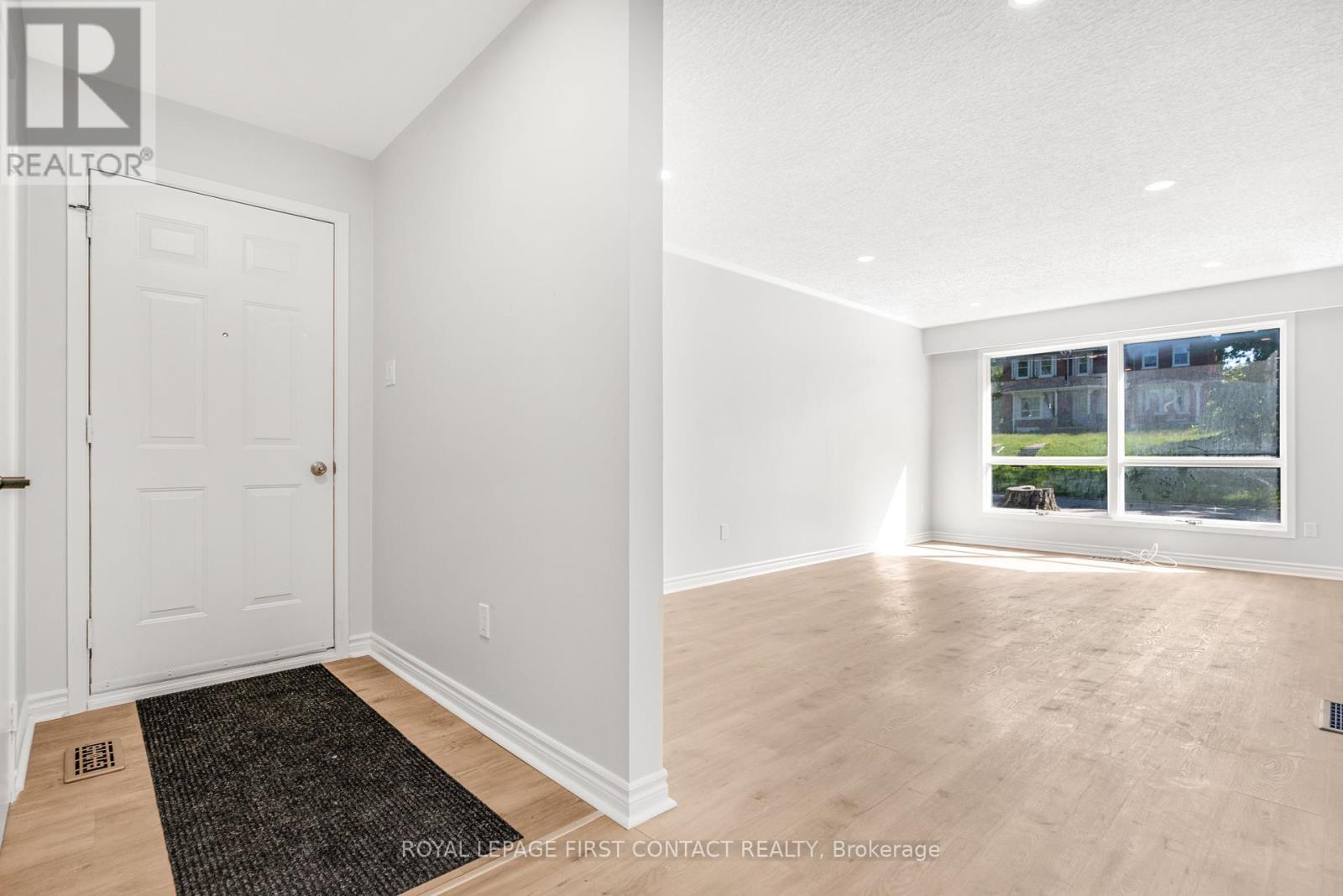 14-16 Peel Street, Barrie, Ontario  L4M 3K8 - Photo 2 - S12014794